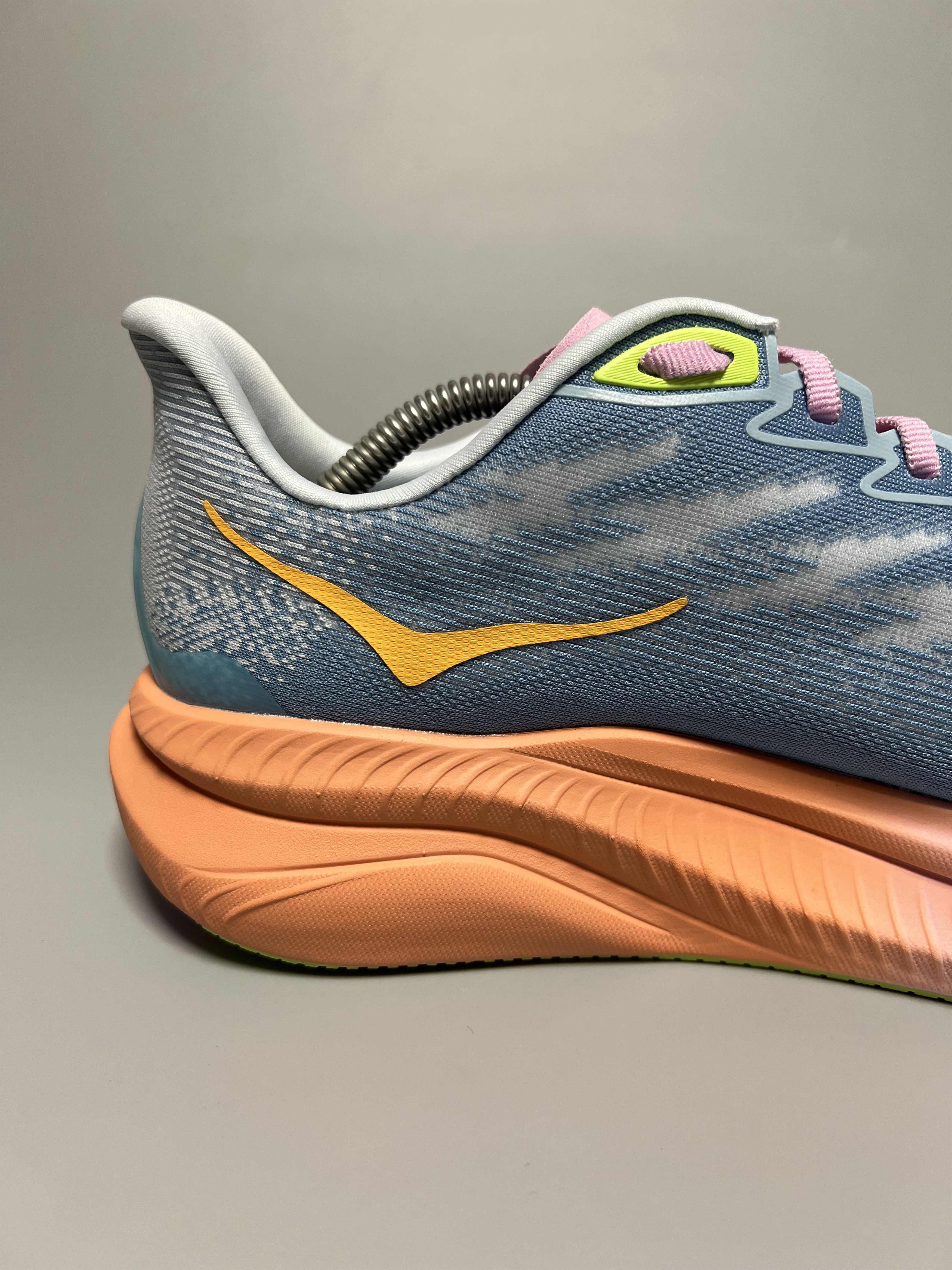 Hoka 10.5B Hoka One One Mach 6 Women's Running Shoes 1147810-ISK Size US 10.5 / IT 40.5 - 6 Thumbnail
