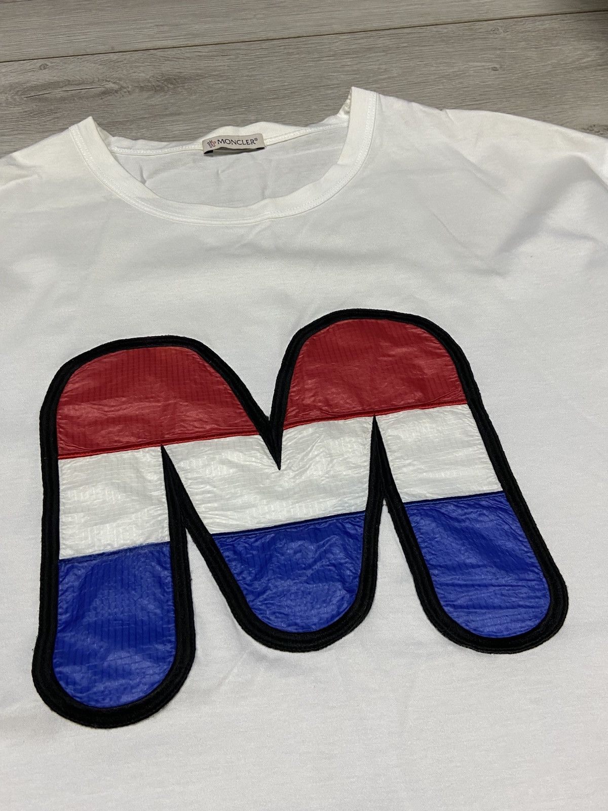 Moncler Moncler France 🇫🇷 big M nylon logo t-shirt Size US XL / EU 56 / 4 - 4 Thumbnail