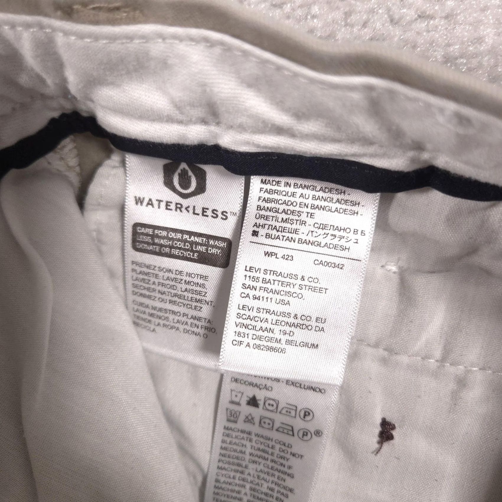 Dockers Dockers Pants Mens 33x32 Beige Classic Fit Pleated Front Straight Leg Chino Size US 33 - 6 Thumbnail
