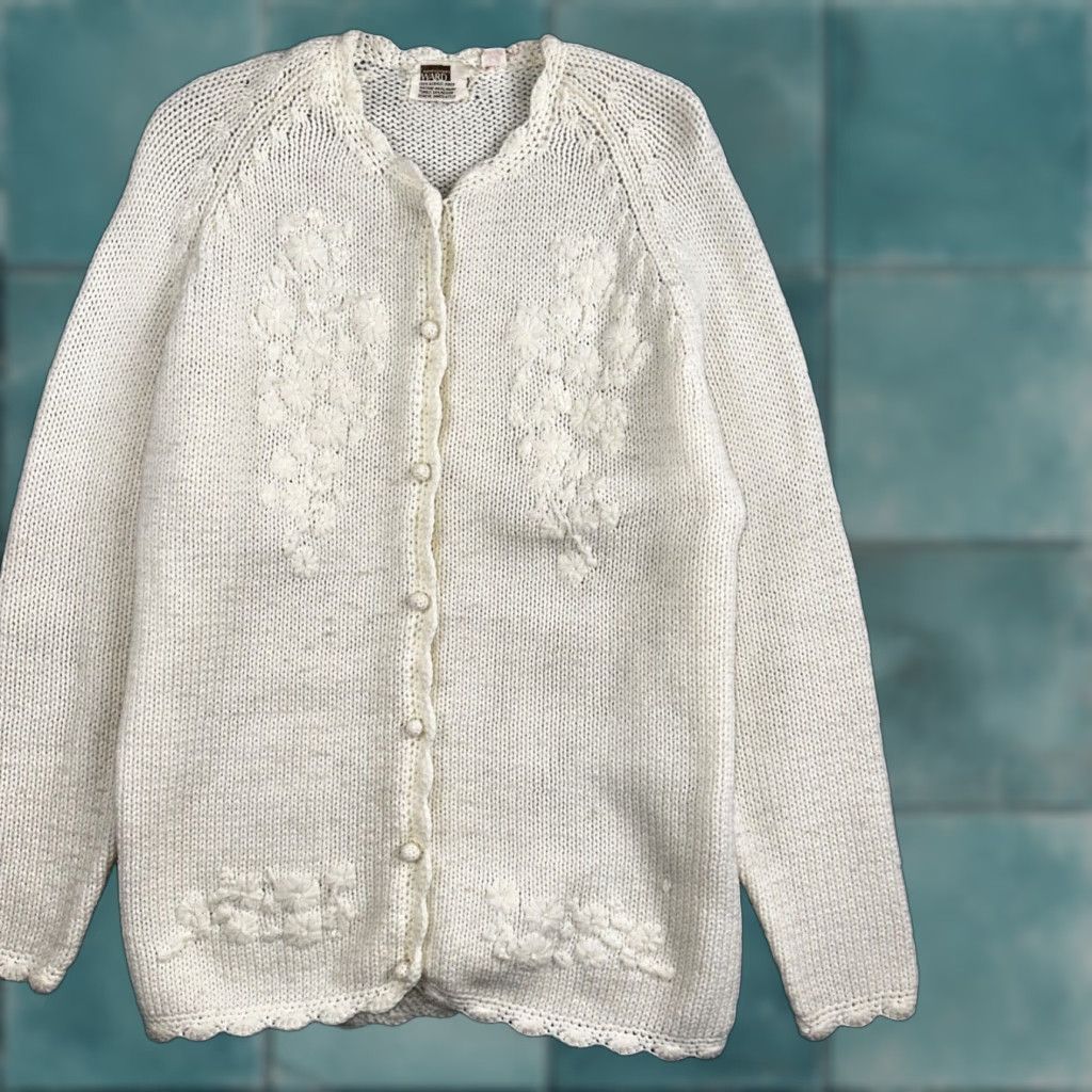 Vintage VINTAGE Montgomery Ward Cardigan Sweater Button Knit 70s 80s Women M White Size M / US 6-8 / IT 42-44 - 1 Thumbnail