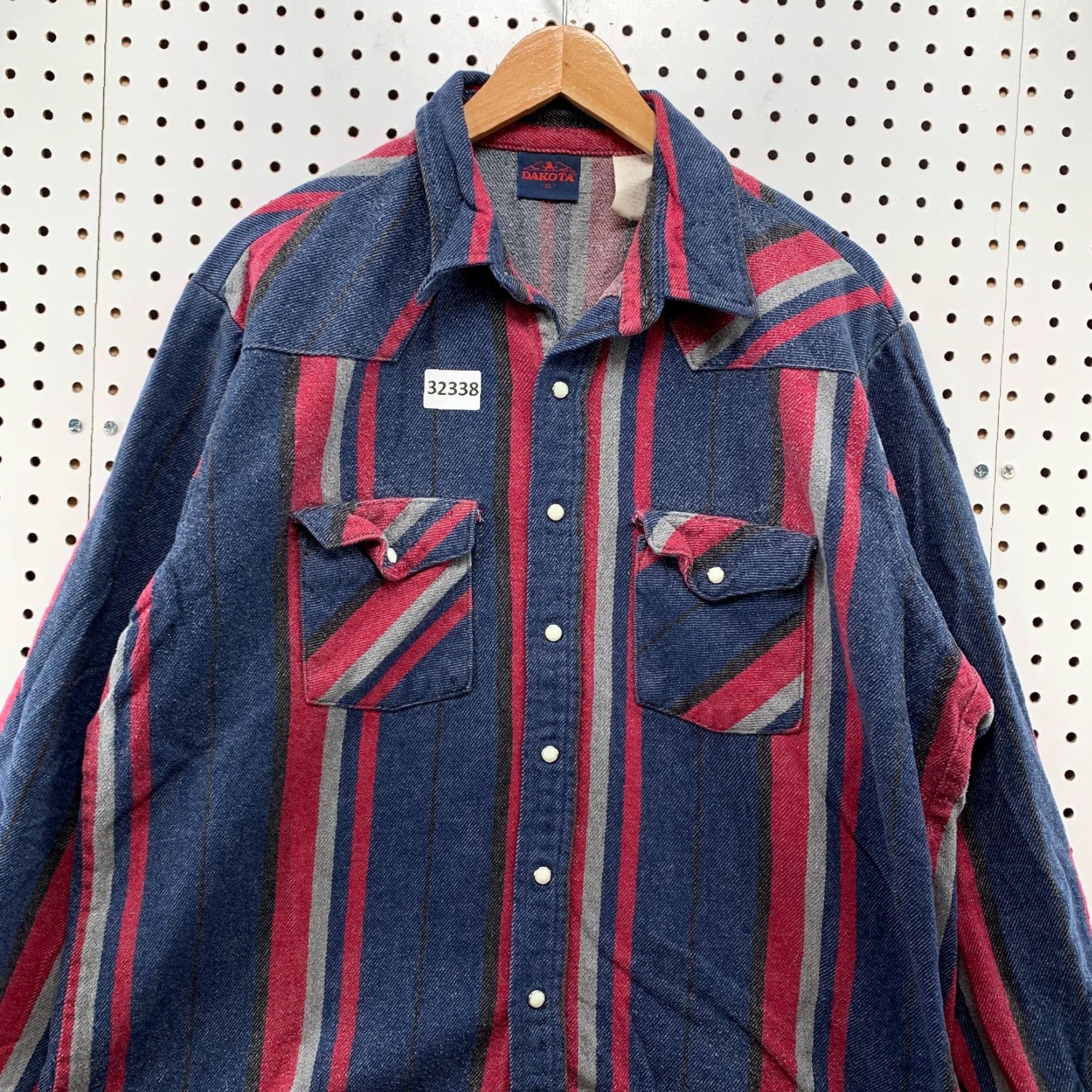 BB Dakota VINTAGE Dakota Five Brothers Snap Western Shirt Mens XL Blue Red Striped Made USA 24x29 Western Men's XL Blue Red Stripe 90s style Size US XL / EU 56 / 4 - 2 Thumbnail