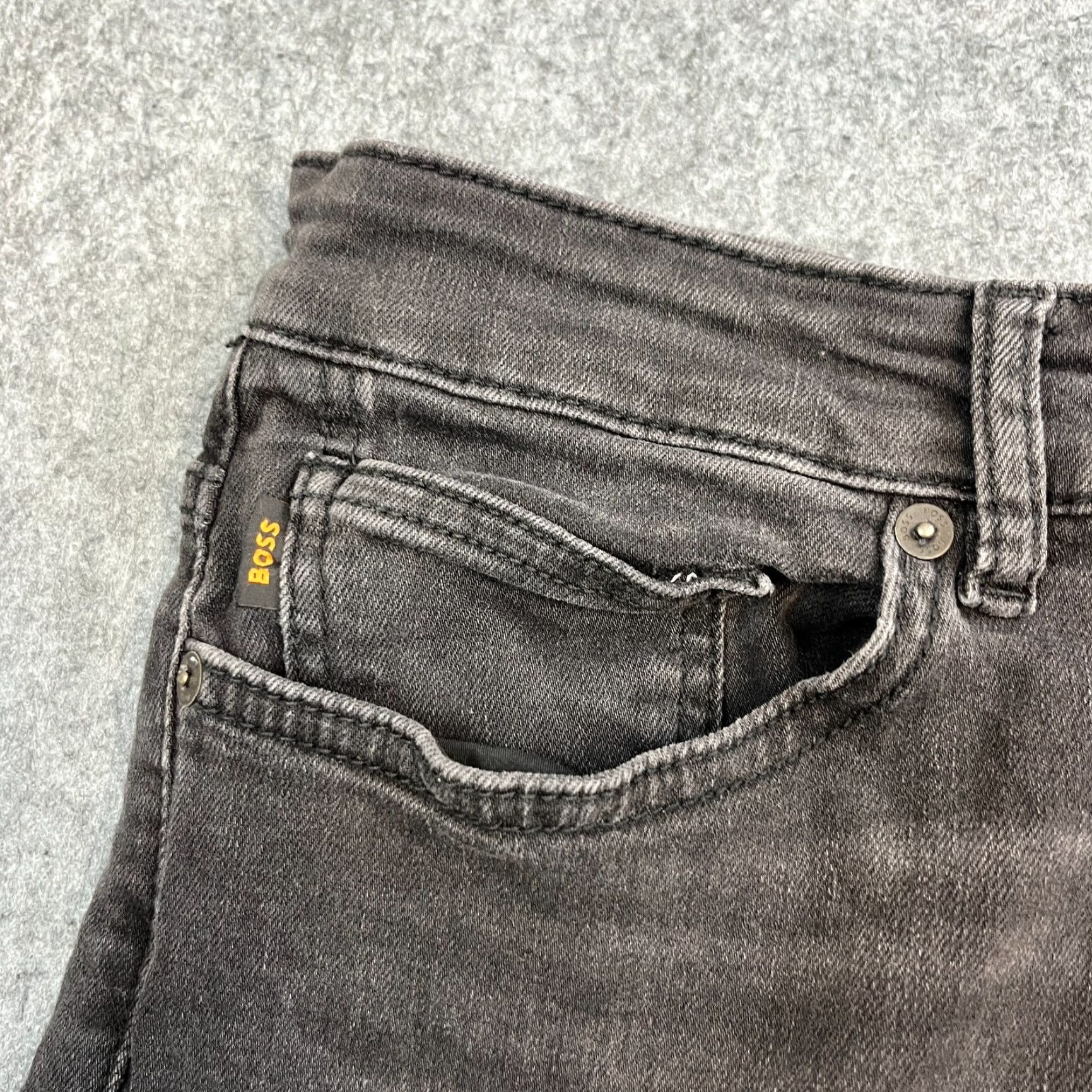 Hugo Boss HUGO BOSS Jeans Slim Skinny Delaware 32 Dark Grey Denim Warm Comfort Stretch 5-Pocket Mens Regular 32in Inside Leg 32in Grey Denim Size US 32 / EU 48 - 7 Thumbnail