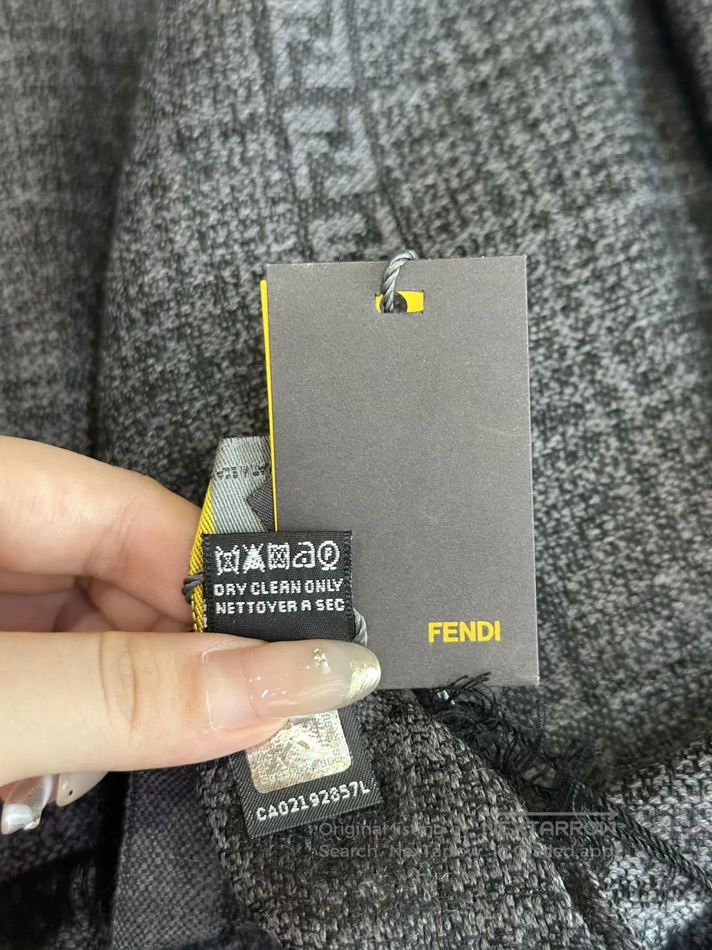 Fendi Fendi Black Gray Wool Scarf. Size ONE SIZE - 8 Thumbnail