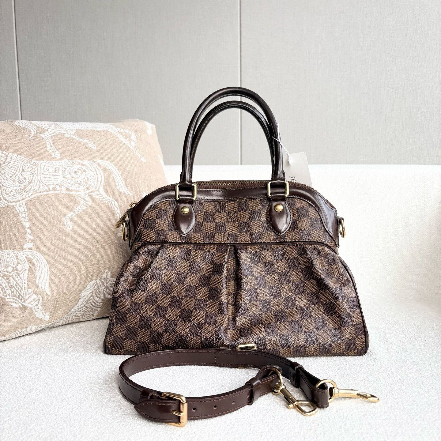 Louis Vuitton Pre-loved Bag Very good condition Size ONE SIZE - 1 Thumbnail