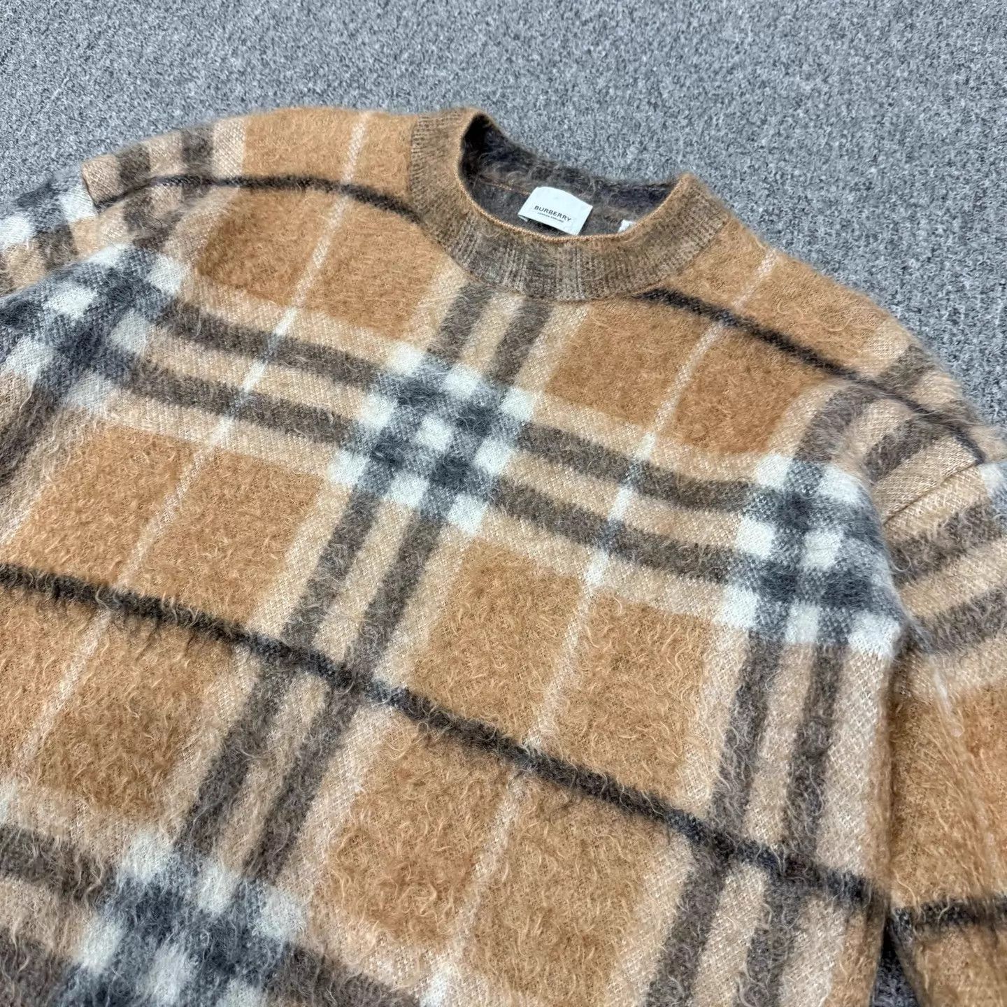 Burberry Burberry mohair sweater S 99 new Size US S / EU 44-46 / 1 - 3 Thumbnail