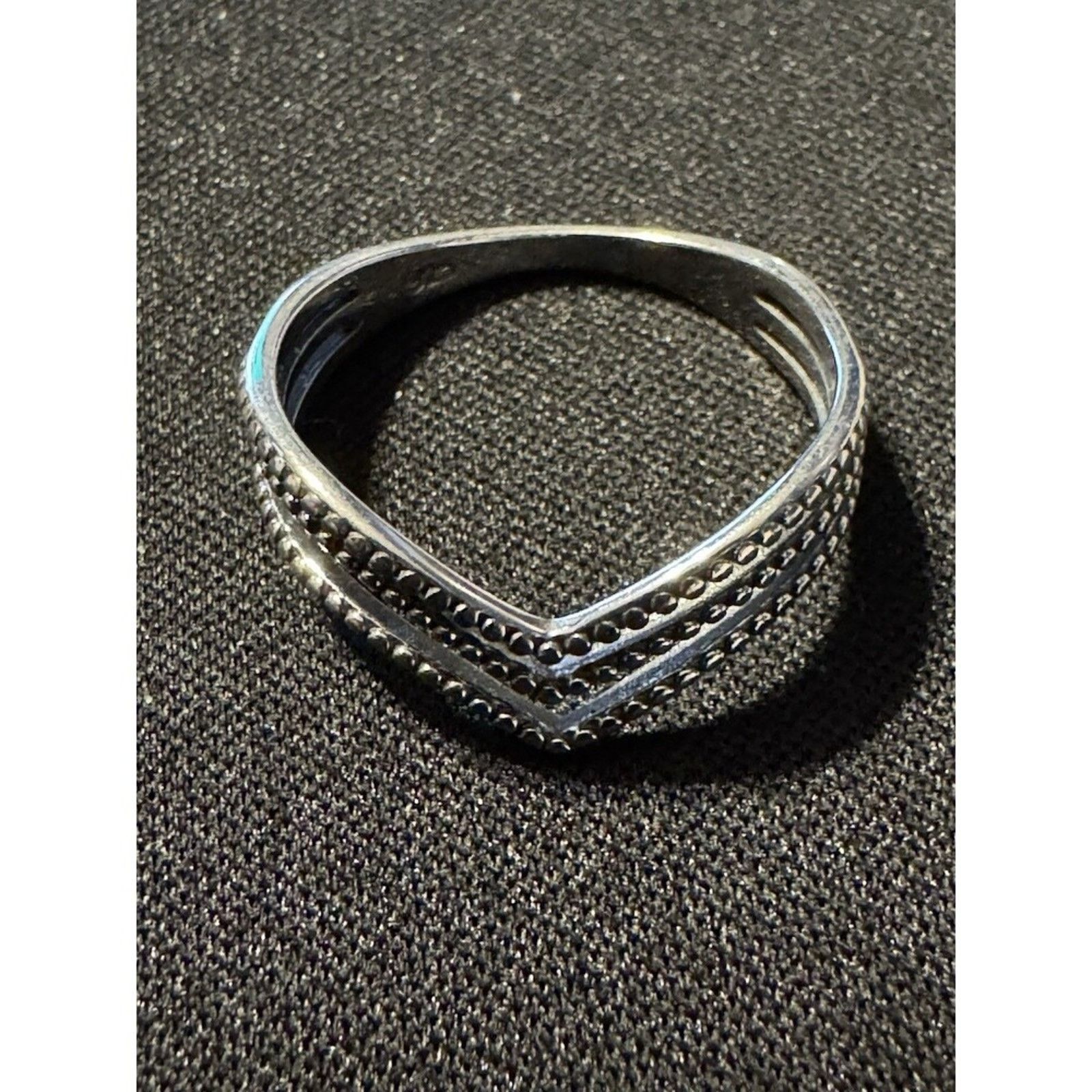 Other 925 Sterling Silver Chevron Style 3 Wire Ring Size 7 Size ONE SIZE - 1 Thumbnail