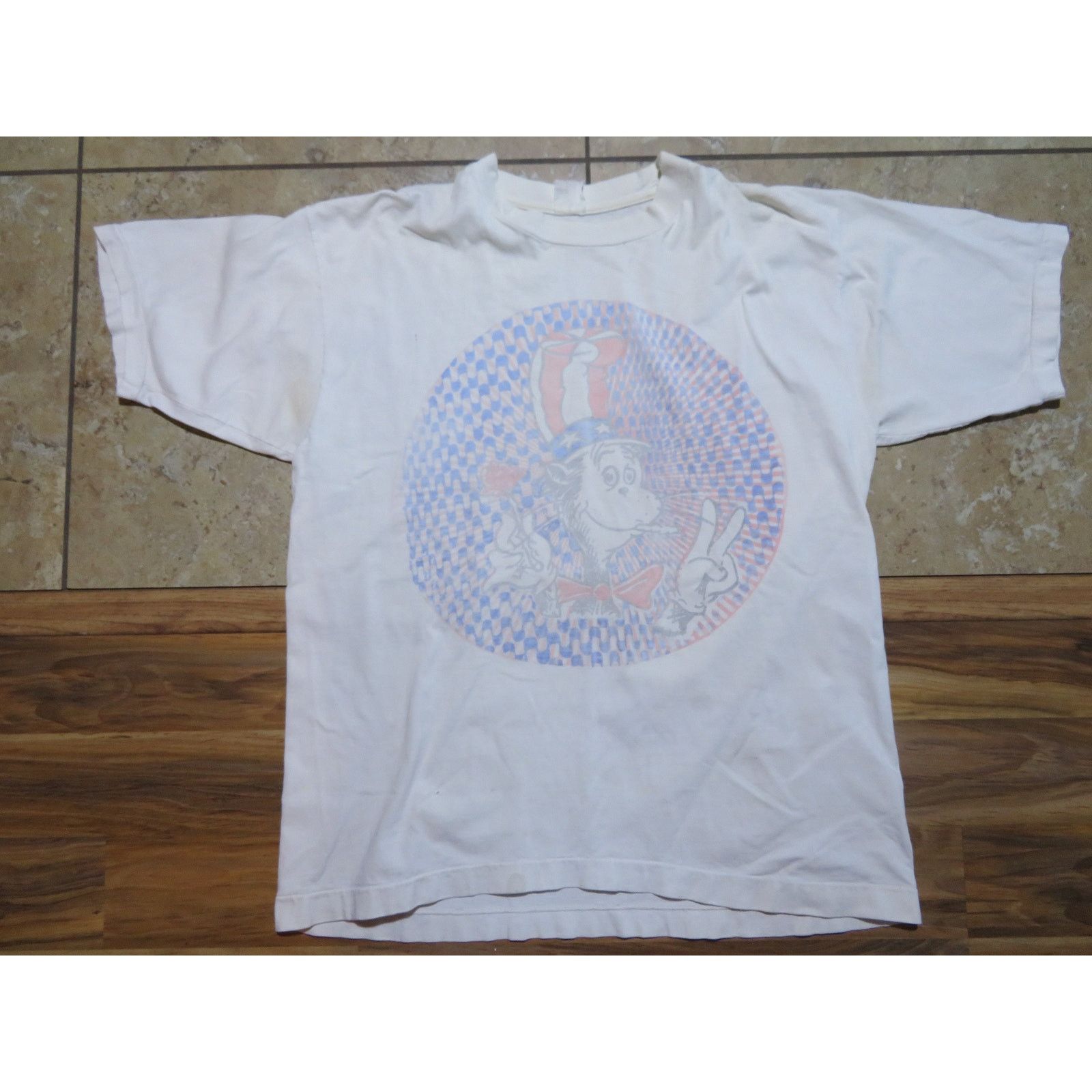 Other Dr Seuss Smoking a Joint Peace Sign T-Shirt Sz XL Distressed Size US XL / EU 56 / 4 - 1 Thumbnail