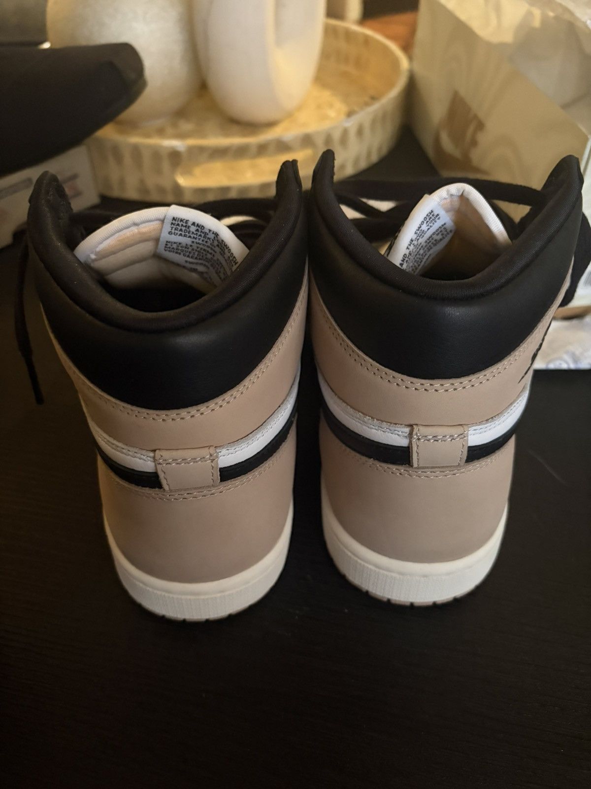Jordan Brand Nike Air Jordan 1 Retro High OG “Latte” Size US 11 / IT 41 - 4 Thumbnail