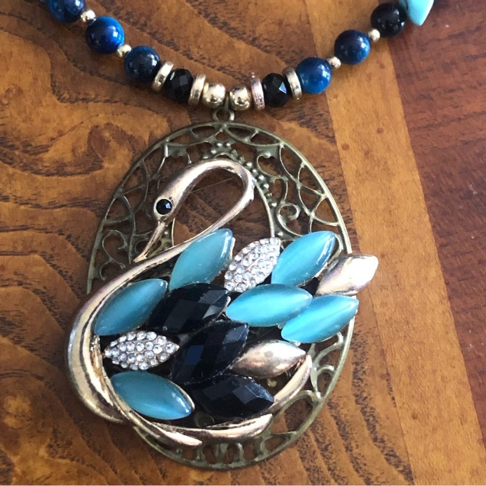 Handmade Handcrafted repurpose moon glow swan agate howlite necklace Size ONE SIZE - 8 Thumbnail