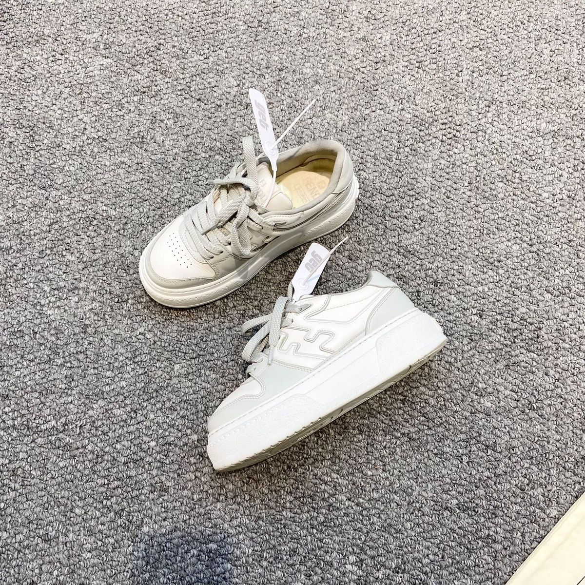 Fendi Fendi Match sneakers in white and gray calf leather Size US 7 / IT 37 - 2 Thumbnail
