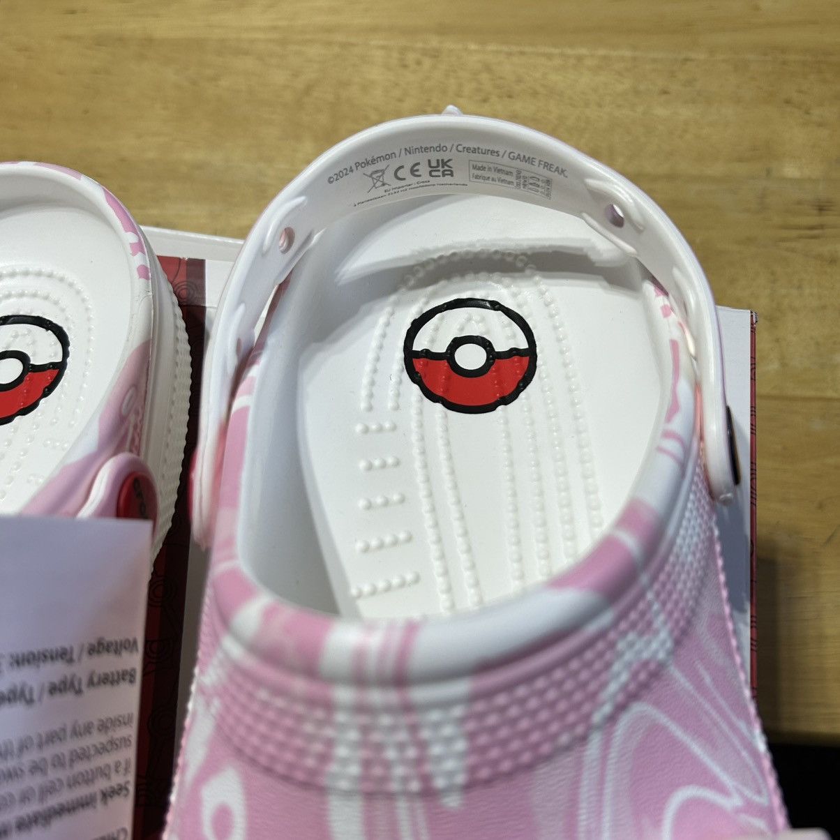 Crocs Crocs Pokemon Jigglypuff Classic Clog Shoes Women’s 10 NEW Size US 10 / IT 40 - 8 Thumbnail