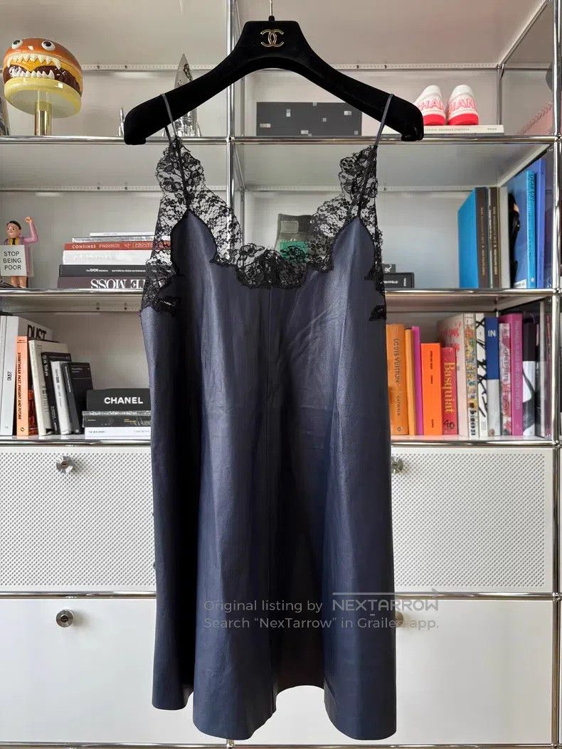 Dior Dior Black lace suspender skirt Size XS / US 0-2 / IT 36-38 - 1 Thumbnail