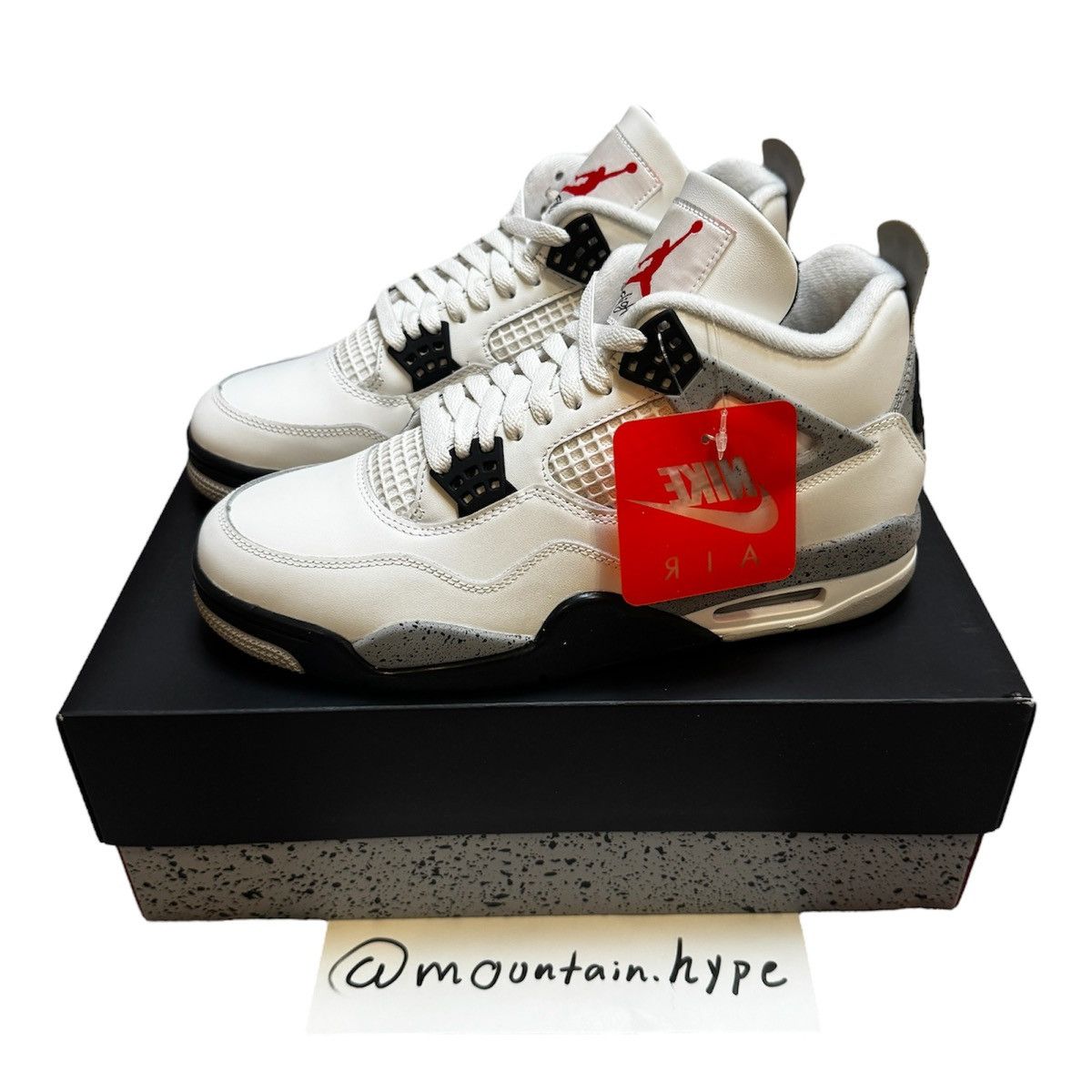 Jordan Brand × Nike Jordan 4 Retro White Cement 2025 Size US 9.5 / EU 42-43 - 1 Thumbnail