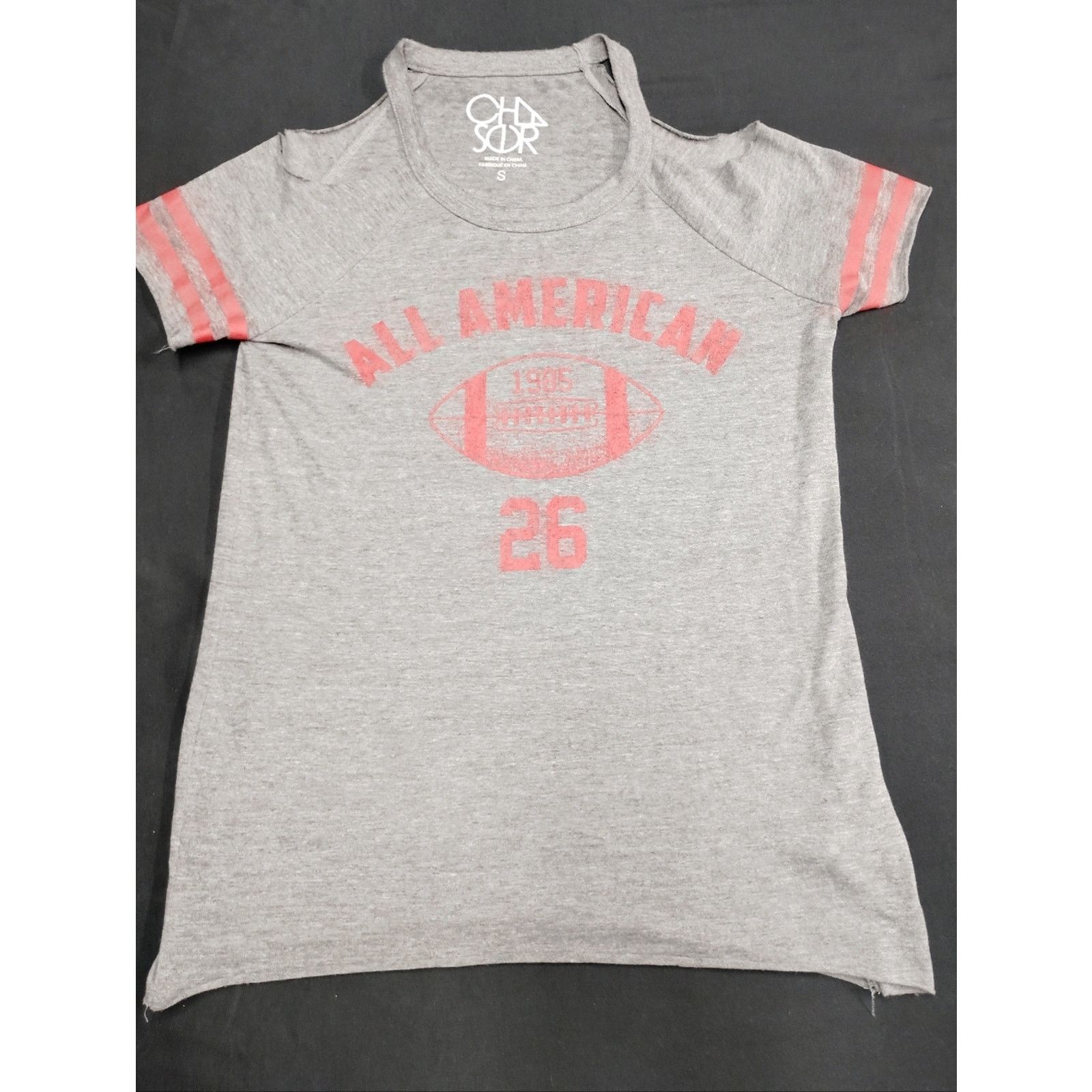 Chaser Brand Gray Cold Shoulder Tee w Red All American Football Graphic Size S / US 4 / IT 40 - 1 Thumbnail