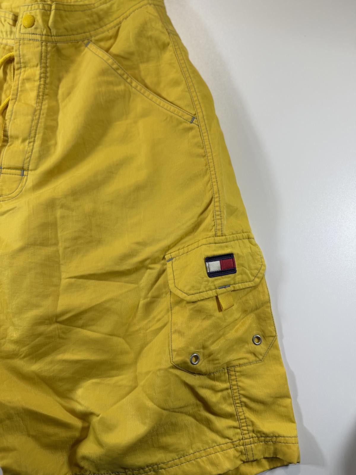 Tommy Hilfiger Tommy Hilfiger Yellow Cargo Shorts S Size US 32 / EU 48 - 2 Thumbnail