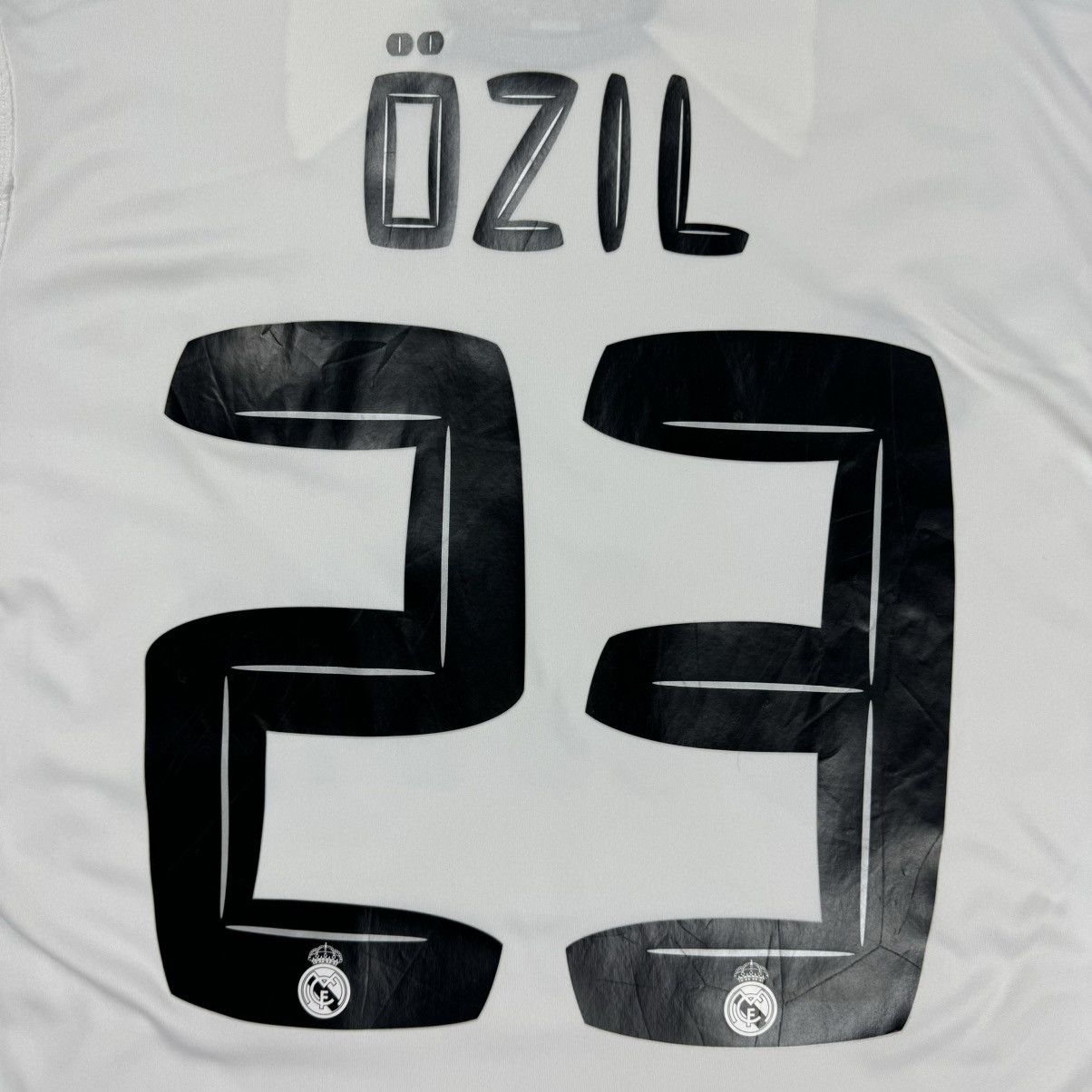 Adidas Vintage Real Madrid ‘OZIL’ Home Jersey Size US S / EU 44-46 / 1 - 11 Thumbnail