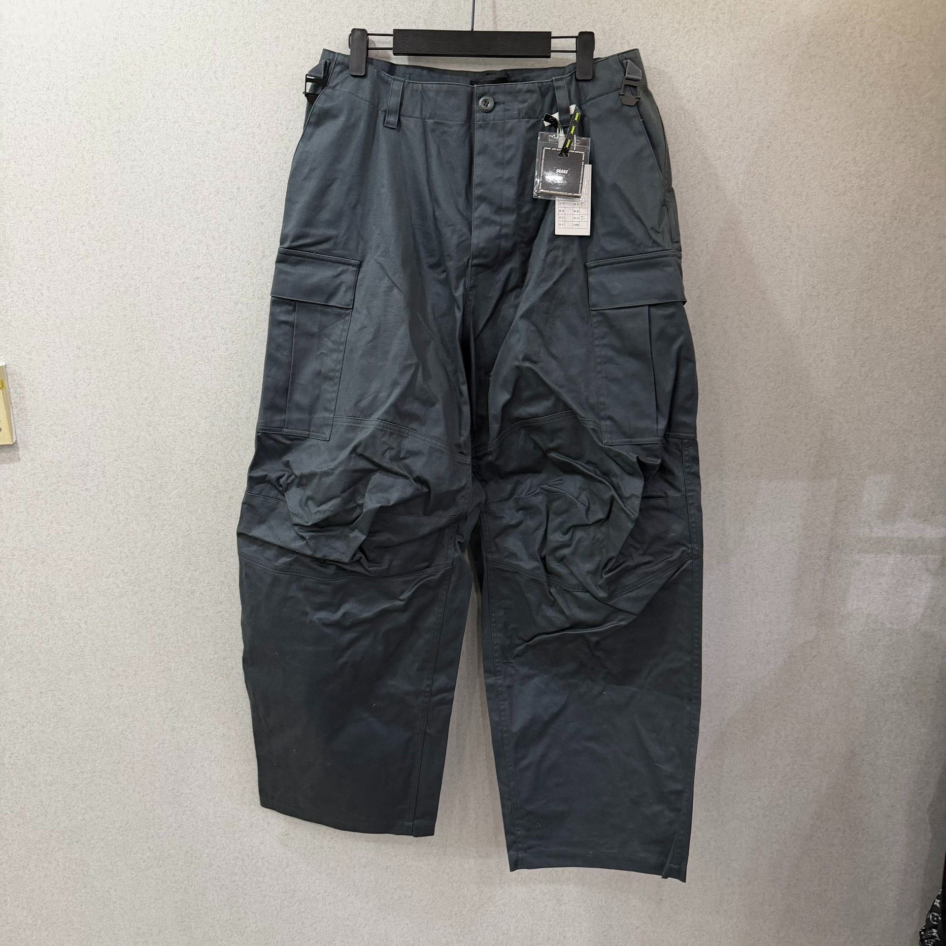 Balenciaga Balenciaga Cargo Casual Pants 32 Men Size US 32 / EU 48 - 1 Thumbnail