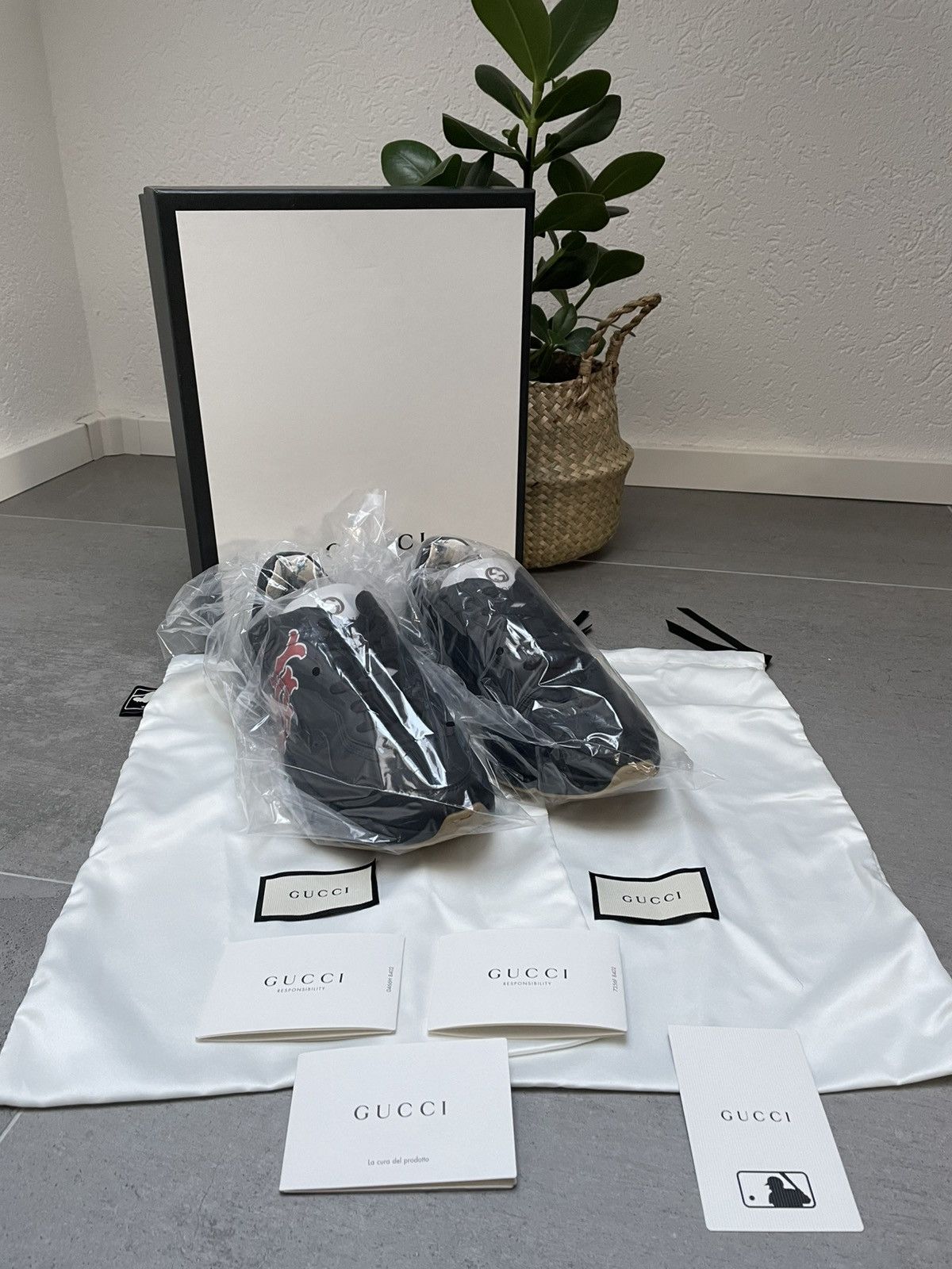 Gucci × New York Yankees Gucci Men’s Rhyton Sneaker “LA Angels” Size US 8.5 / EU 41-42 - 14 Thumbnail