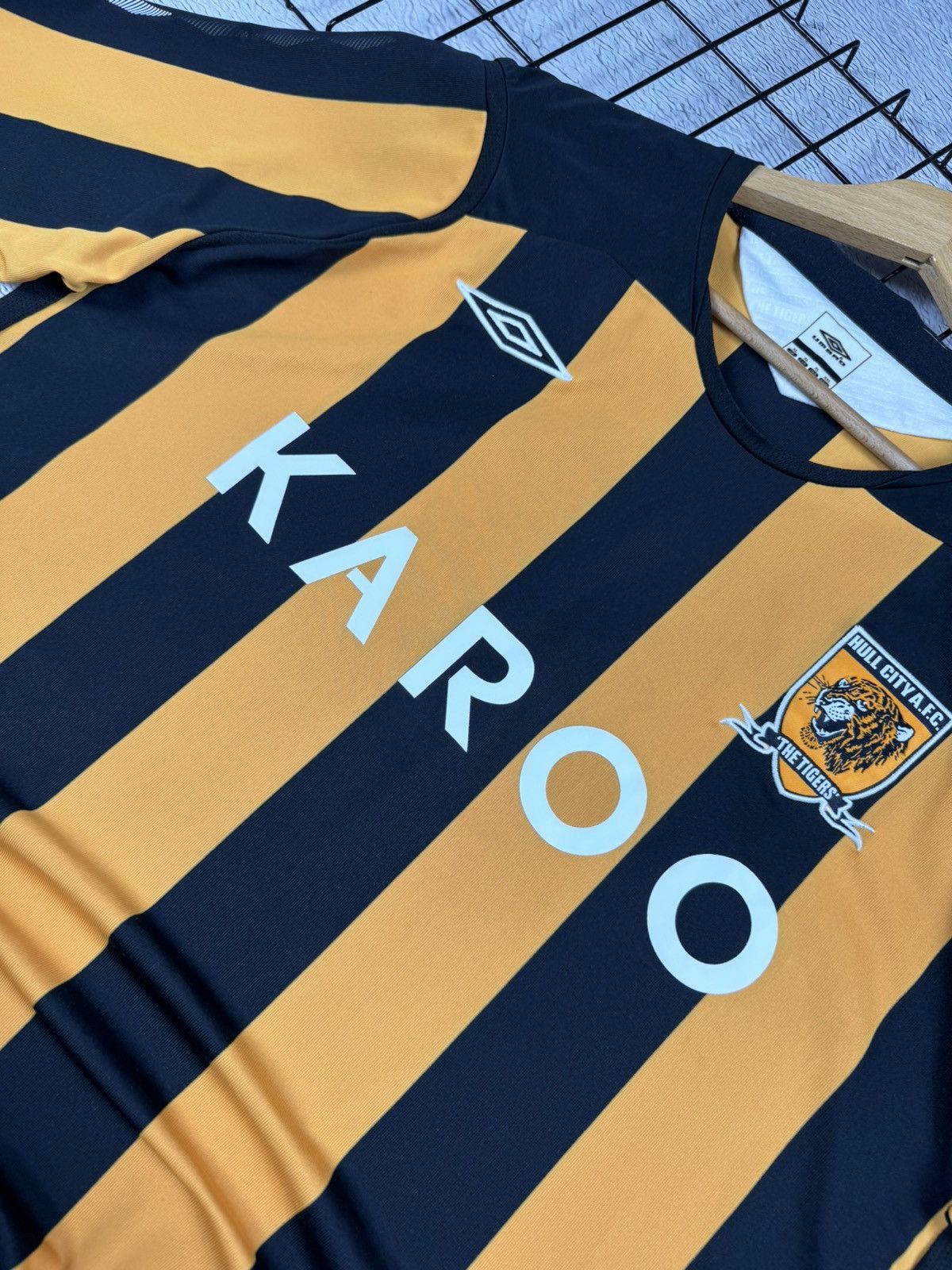Umbro × Vintage Vintage Hull City AFC 2008/09 Umbro Jersey XL size Size US XL / EU 56 / 4 - 7 Thumbnail