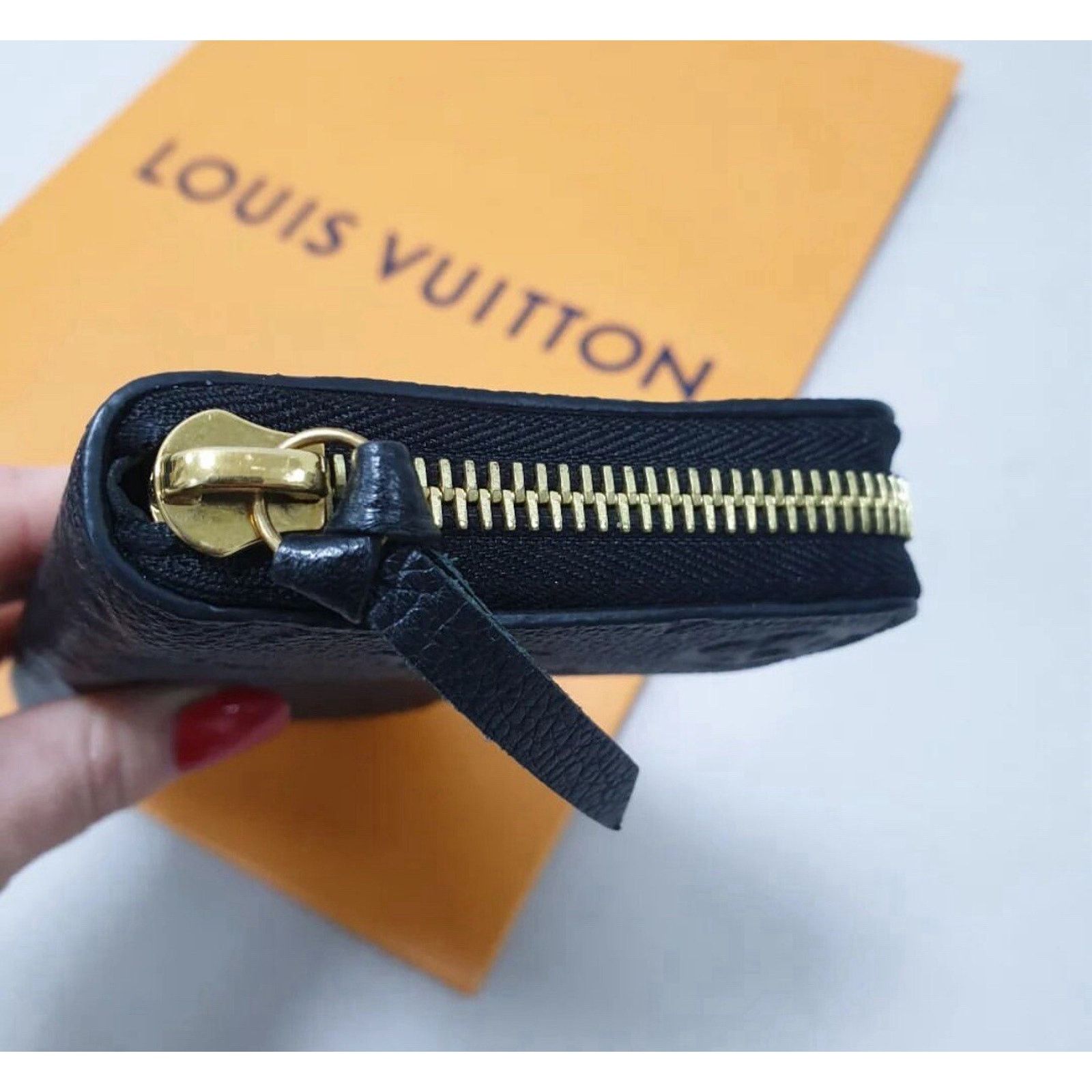 Louis Vuitton Louis Vuitton Black Leather Logo Wallet Size ONE SIZE - 6 Thumbnail