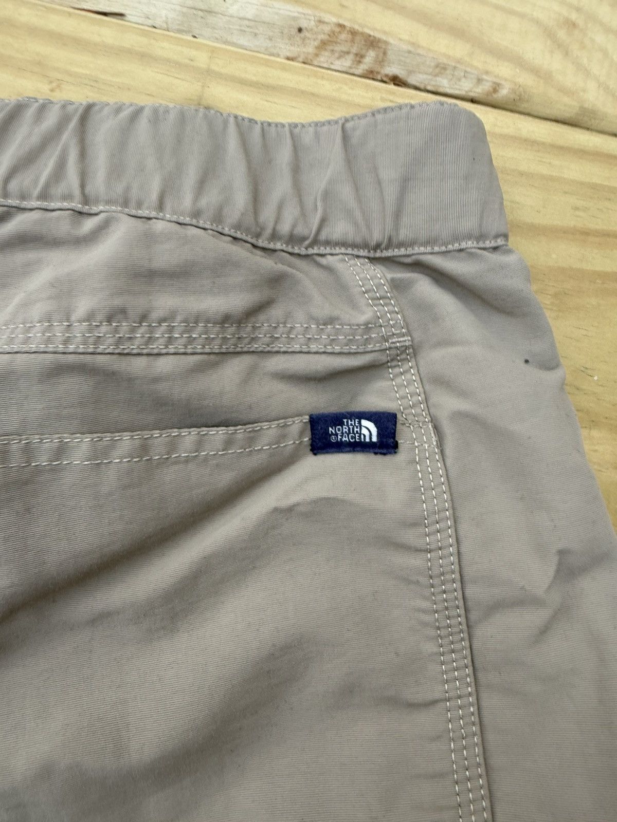The North Face The North Face Khaki Shorts Size US 32 / EU 48 - 6 Thumbnail