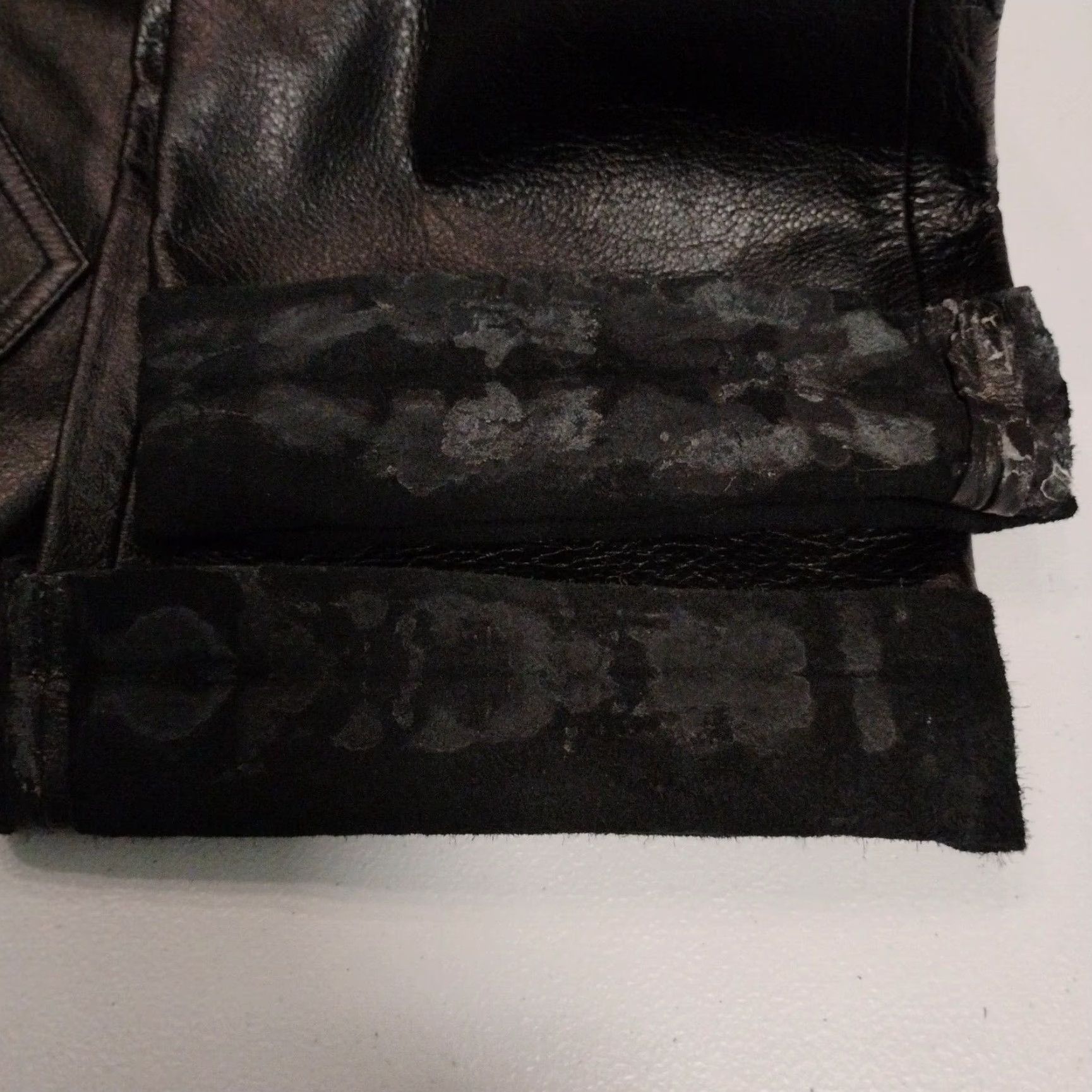 Vintage VINTAGE Wilsons Leather Pants Women Bootcut Leather 27x35 Black 27 Waist Unhemmed 6 Size 27" / US 4 / IT 40 - 4 Thumbnail