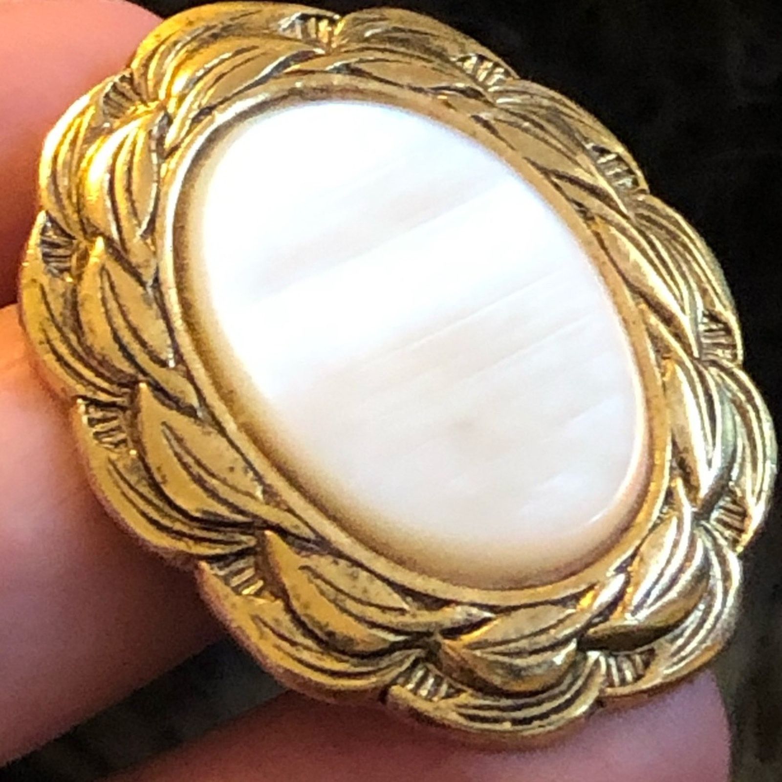 Vintage Vintage mid century mother of pearl scarf clip Size ONE SIZE - 1 Thumbnail