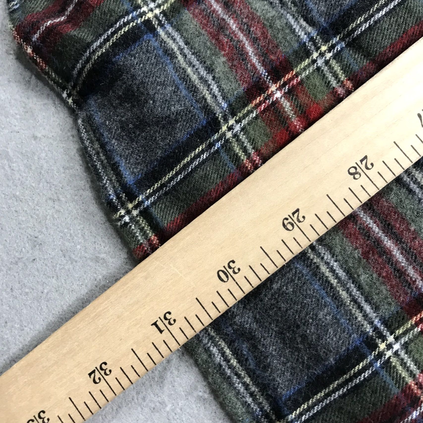 Vintage VINTAGE L.L. Bean Shirt Mens L Gray Red Scotch Plaid Flannel Casual Winter Fall Button-Up Size US L / EU 52-54 / 3 - 8 Thumbnail