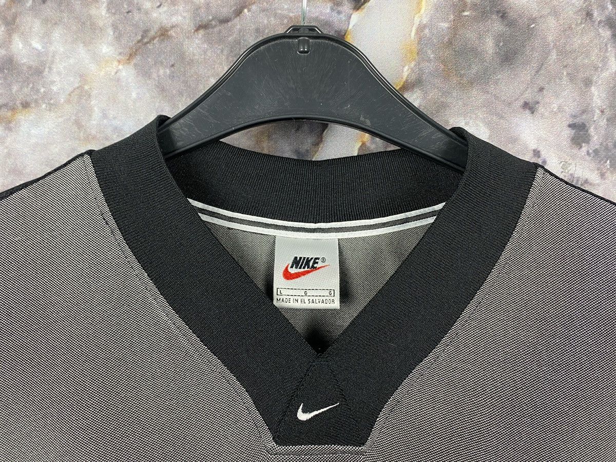 Vintage Men’s Nike Team Sports Long Sleeve Shirt Sportswear Size L Size US L / EU 52-54 / 3 - 6 Thumbnail