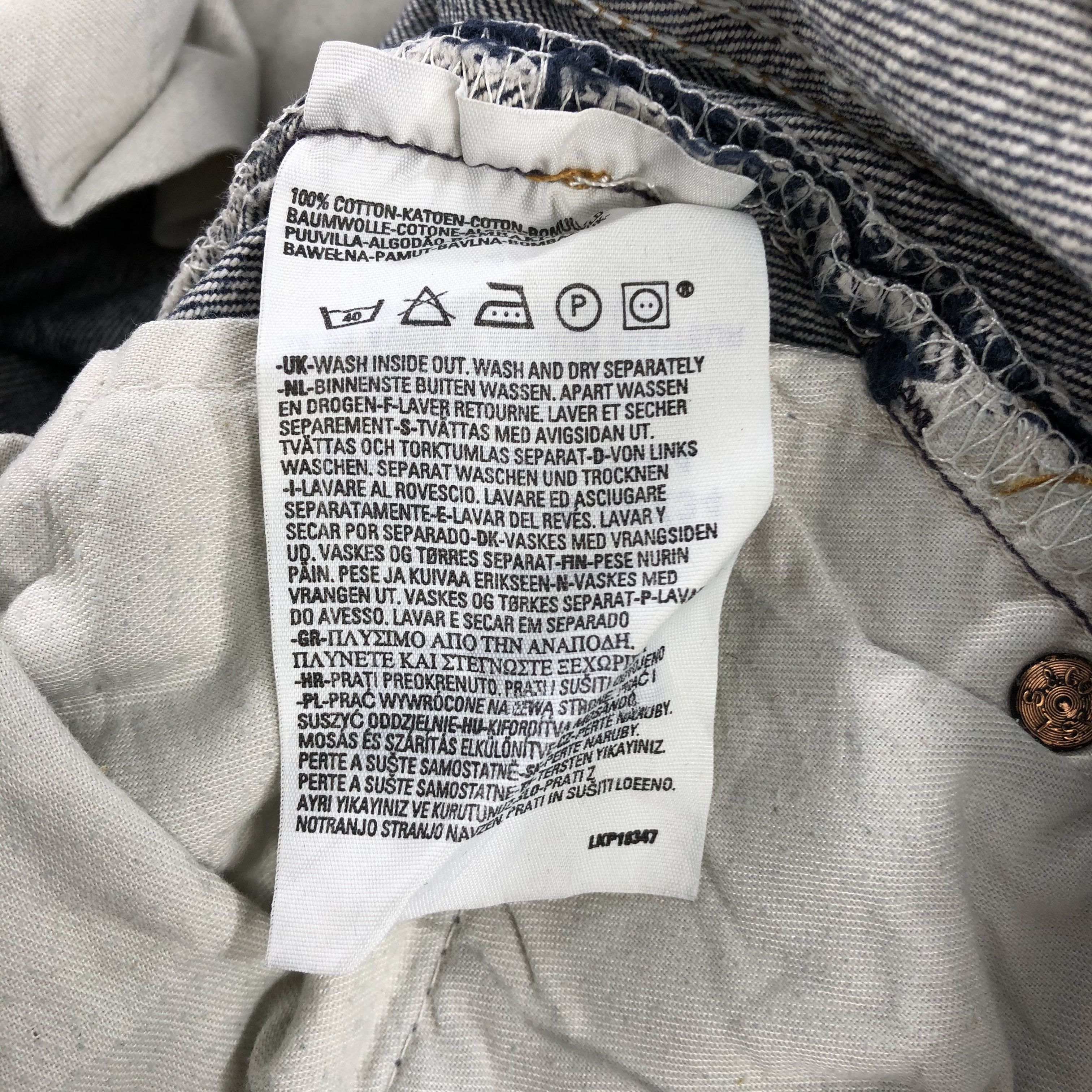 Levi's 90s Vintage Ripped Levis 501 Jeans-JM2674 Size US 28 / EU 44 - 16 Thumbnail