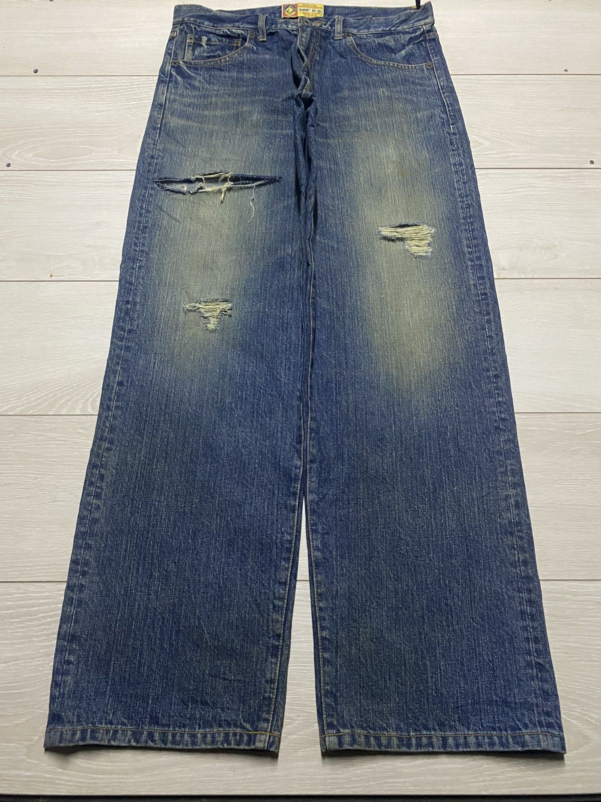 Japanese Brand Japan Brand Montaineering Mud wash Distressed Baggy Jeans Size US 34 / EU 50 - 1 Thumbnail