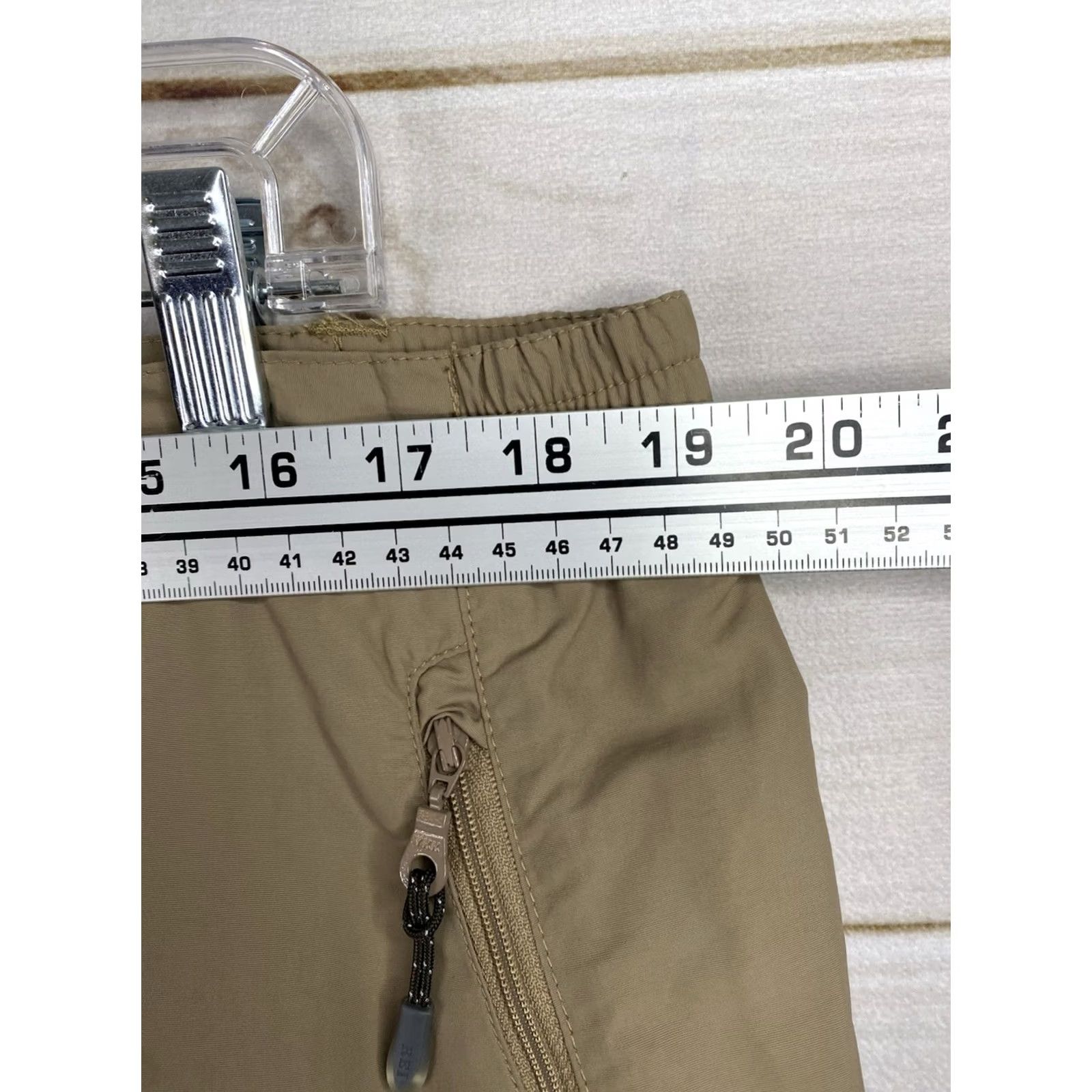 Vintage REI Womens Convertible Cargo Pants 16 Tall Nylon Khaki Zip Off Leg UPF 50+ Beige Hiking Mens Womens Girls Boys (adjusted within rules? No new info) Size 38" / US 16 / IT 52 - 4 Thumbnail