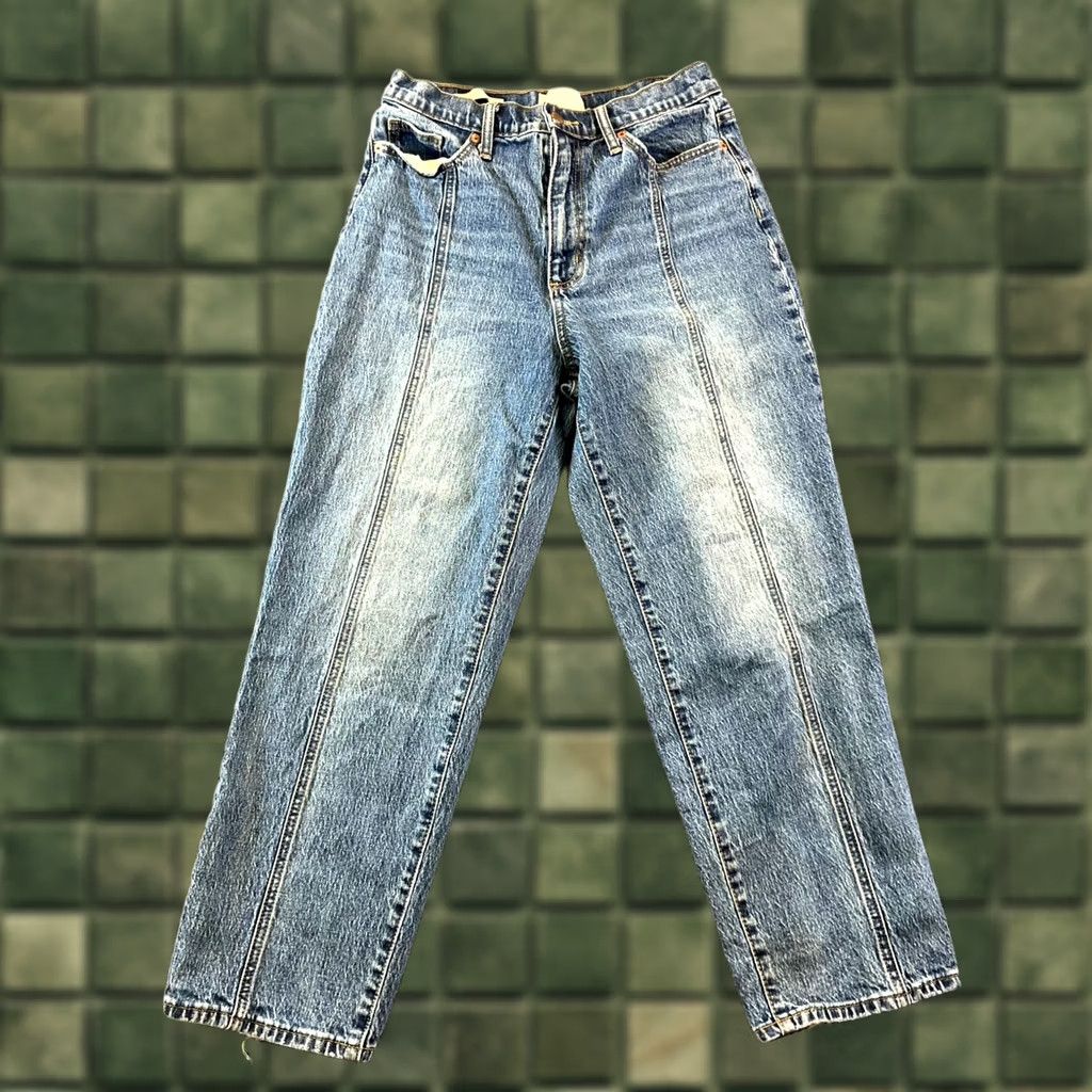 Vintage Universal Thread Jeans Women's 6/28R Blue Denim Medium Wash Straight 5-Pocket Zip Button Seasonal Womens Jeans Size 28" / US 6 / IT 42 - 1 Thumbnail