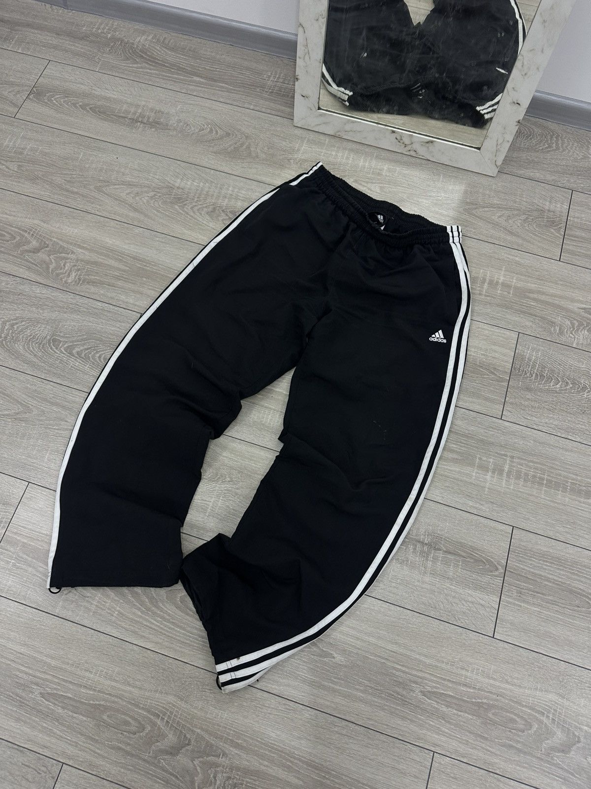 Adidas Adidas Nylon Vintage Y2K Stripped Trackpants Baggy Wide Size US 34 / EU 50 - 4 Thumbnail