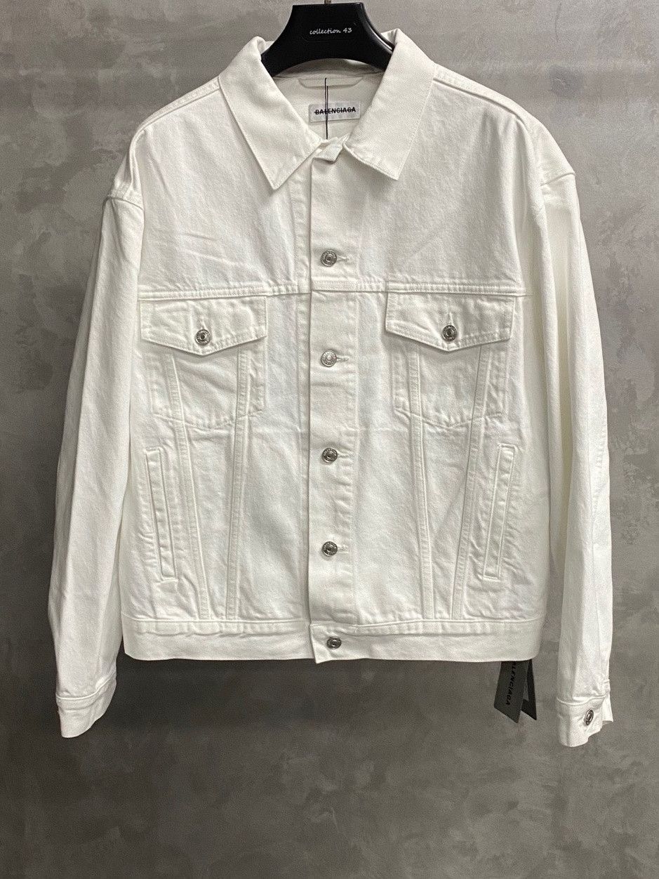 Balenciaga Balenciaga Back Logo Denim Jacket Size 44 Size US S / EU 44-46 / 1 - 1 Thumbnail