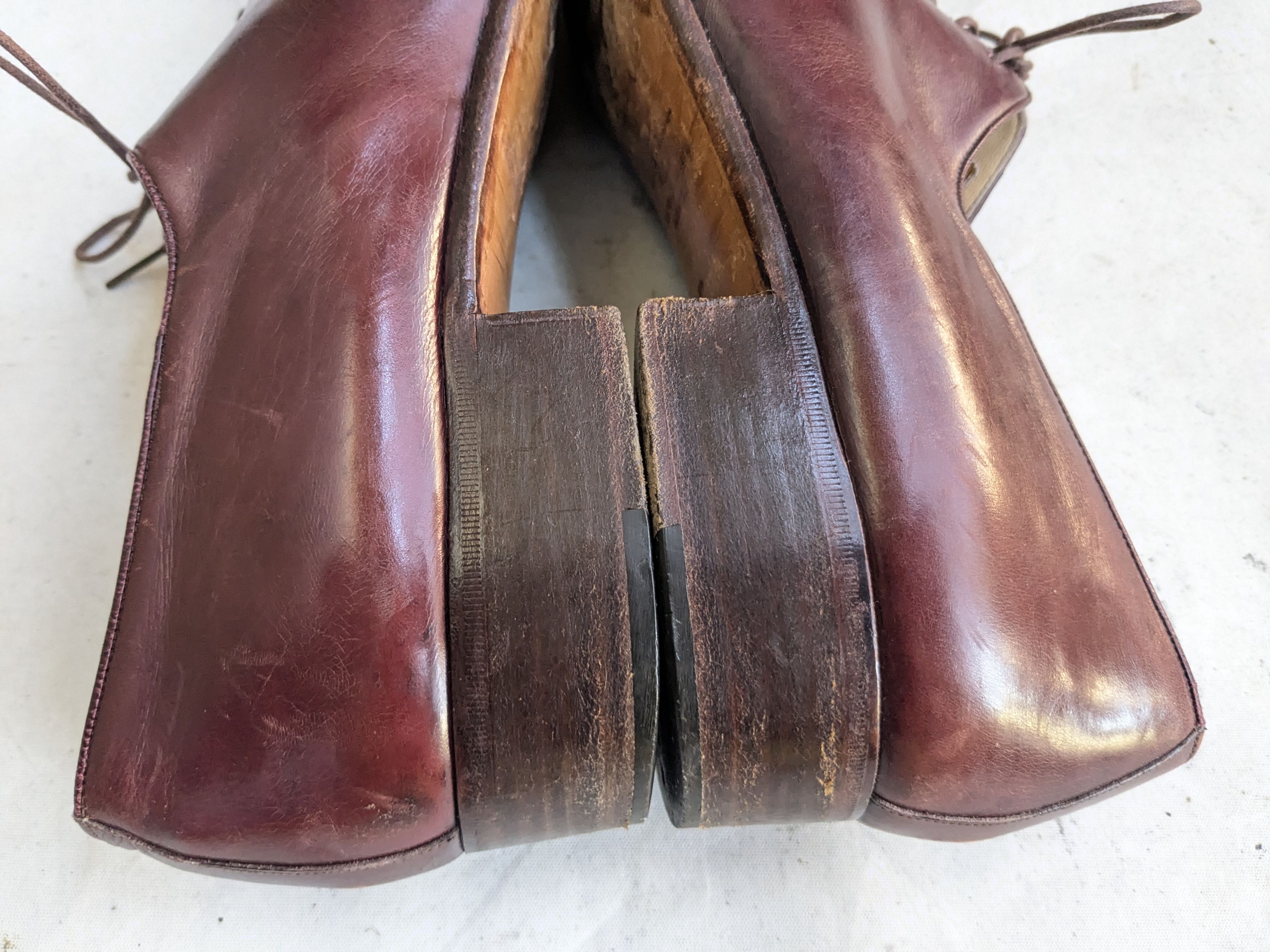 Salvatore Ferragamo Salvatore Ferragamo Wholecut Oxfords Burgundy 12 B Narrow Size US 12 / EU 45 - 10 Thumbnail