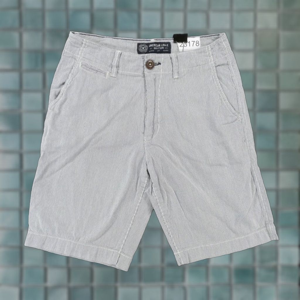 American Eagle Outfitters American Eagle Shorts Mens 28 Classic Chino Flat Front Blue White Striped Size US 28 / EU 44 - 1 Thumbnail