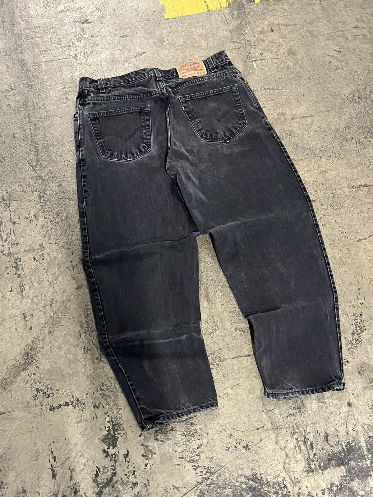 Levi's × Vintage Vintage Levi’s 560 loose fit jeans Size US 36 / EU 52 - 1 Thumbnail