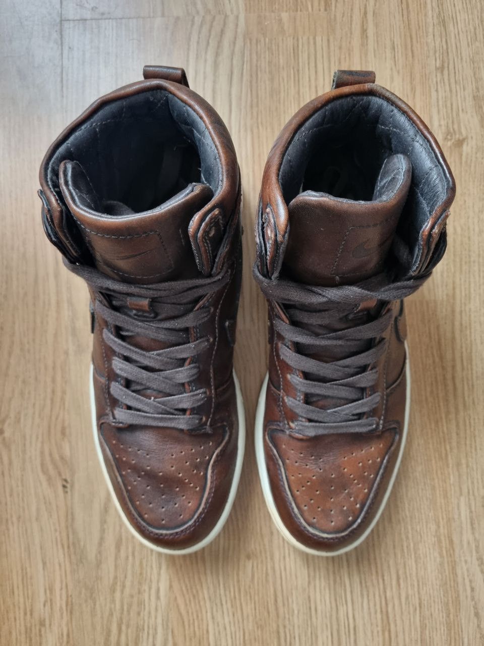 Nike Nike Dunk High Lux Burnished Size US 6 / EU 39 - 4 Thumbnail