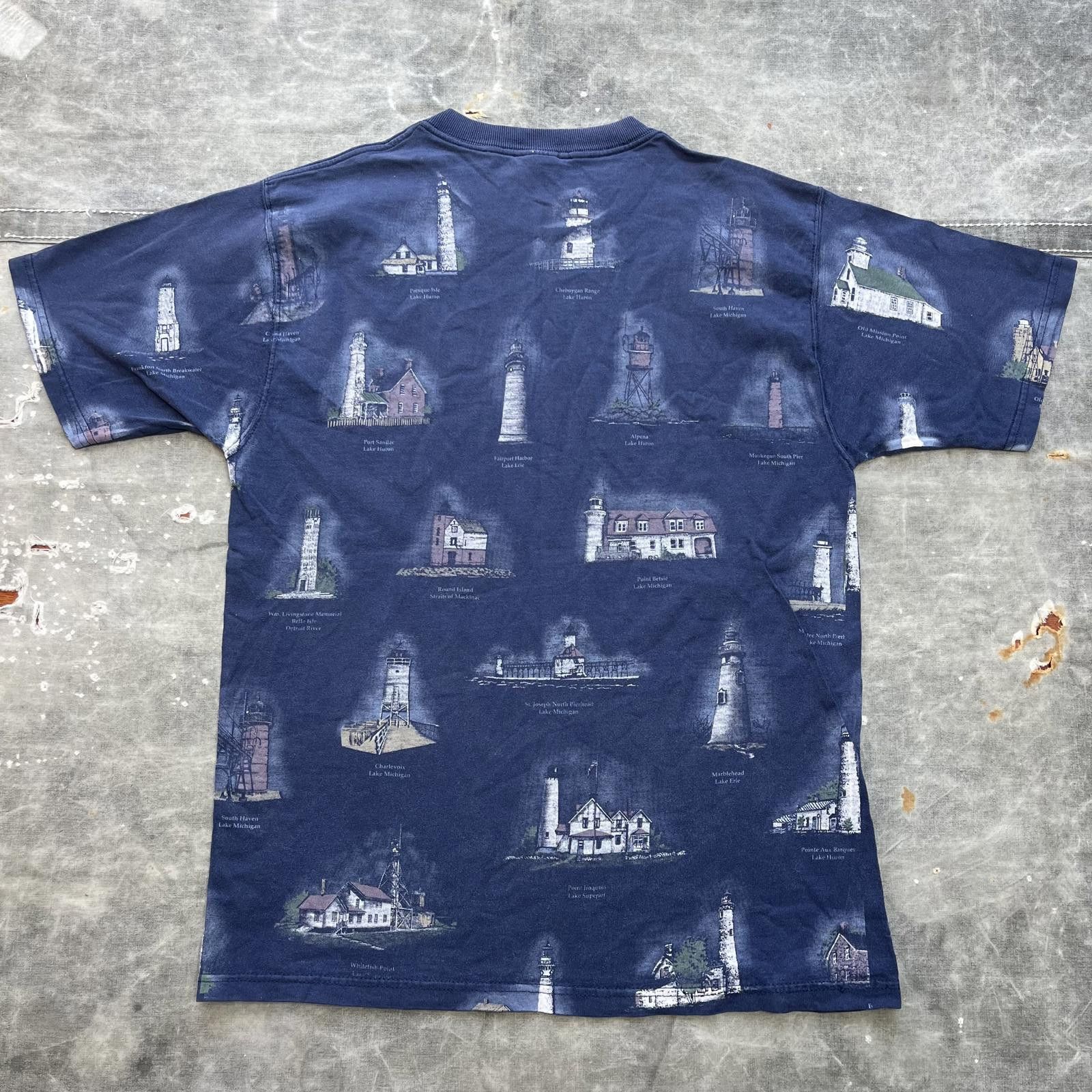 Fruit Of The Loom × Vintage Vintage 90s Y2K All Over Print Lighthouse Buildings Shirt Size US L / EU 52-54 / 3 - 2 Thumbnail