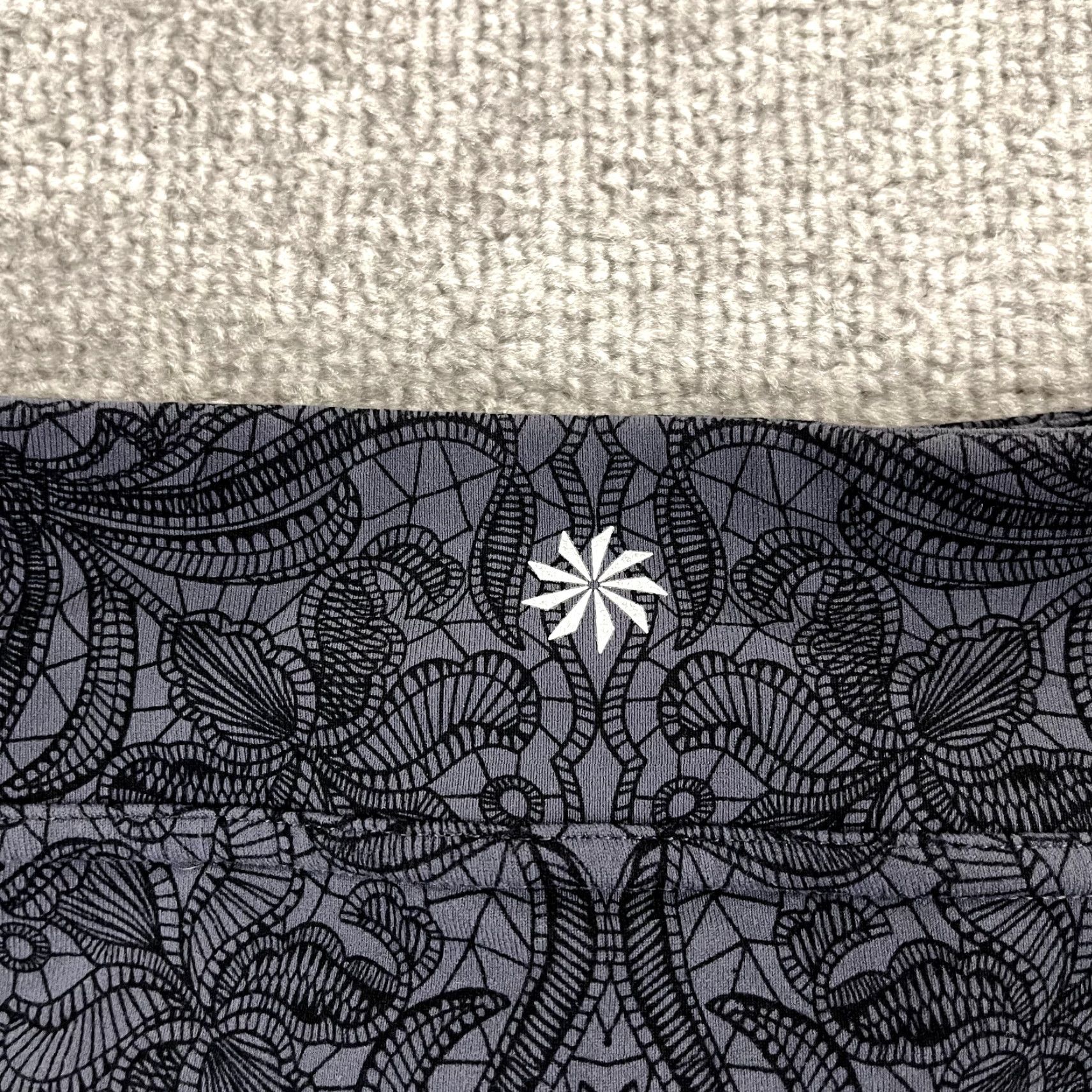 Athleta ATHLETA Skort Womens Small 4" Lined Everyday Tennis Golf Gray Floral Geometric Size ONE SIZE - 2 Thumbnail