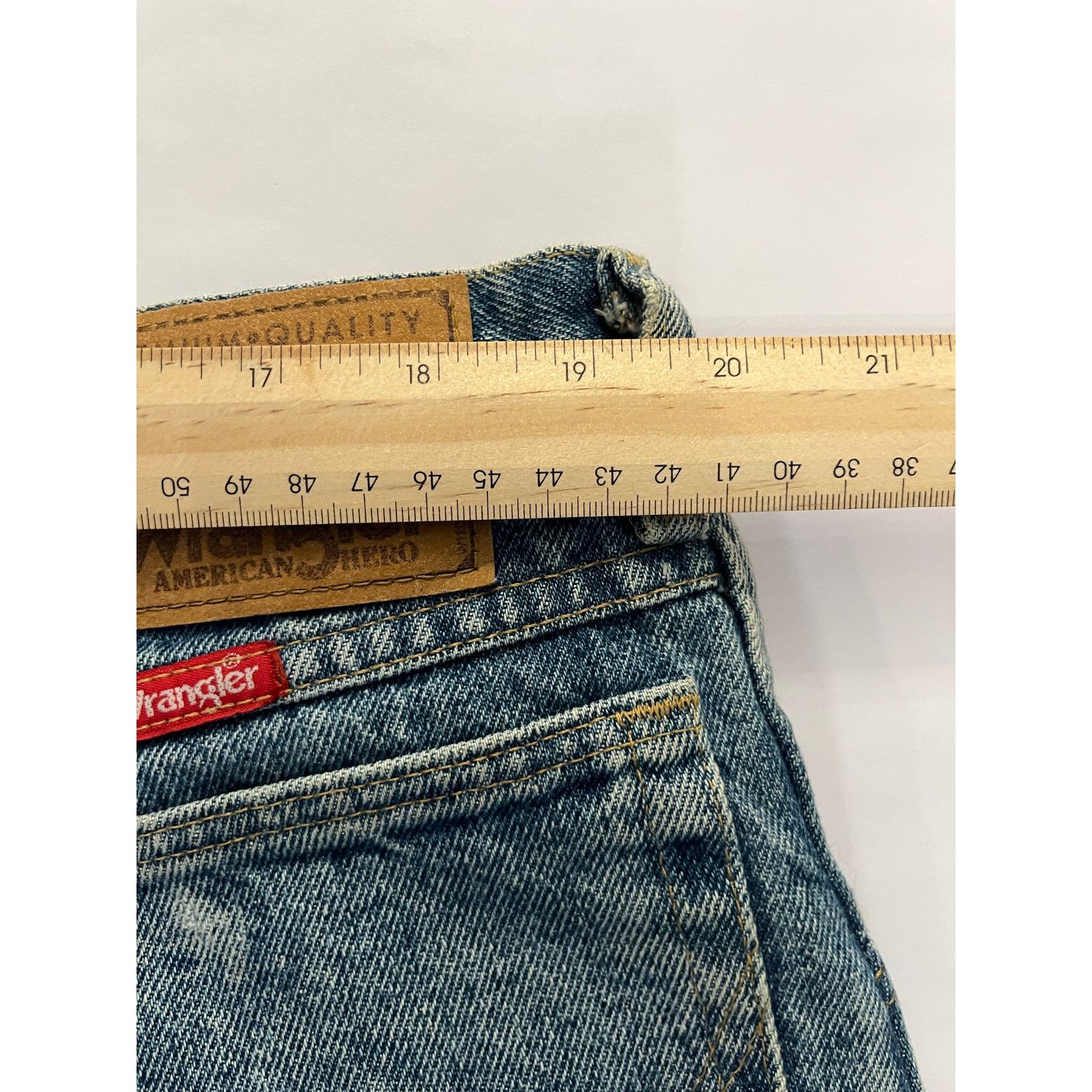 Wrangler Vintage Wrangler Jeans Straight Leg Faded 40x30 Made in USA Size US 40 / EU 56 - 7 Thumbnail