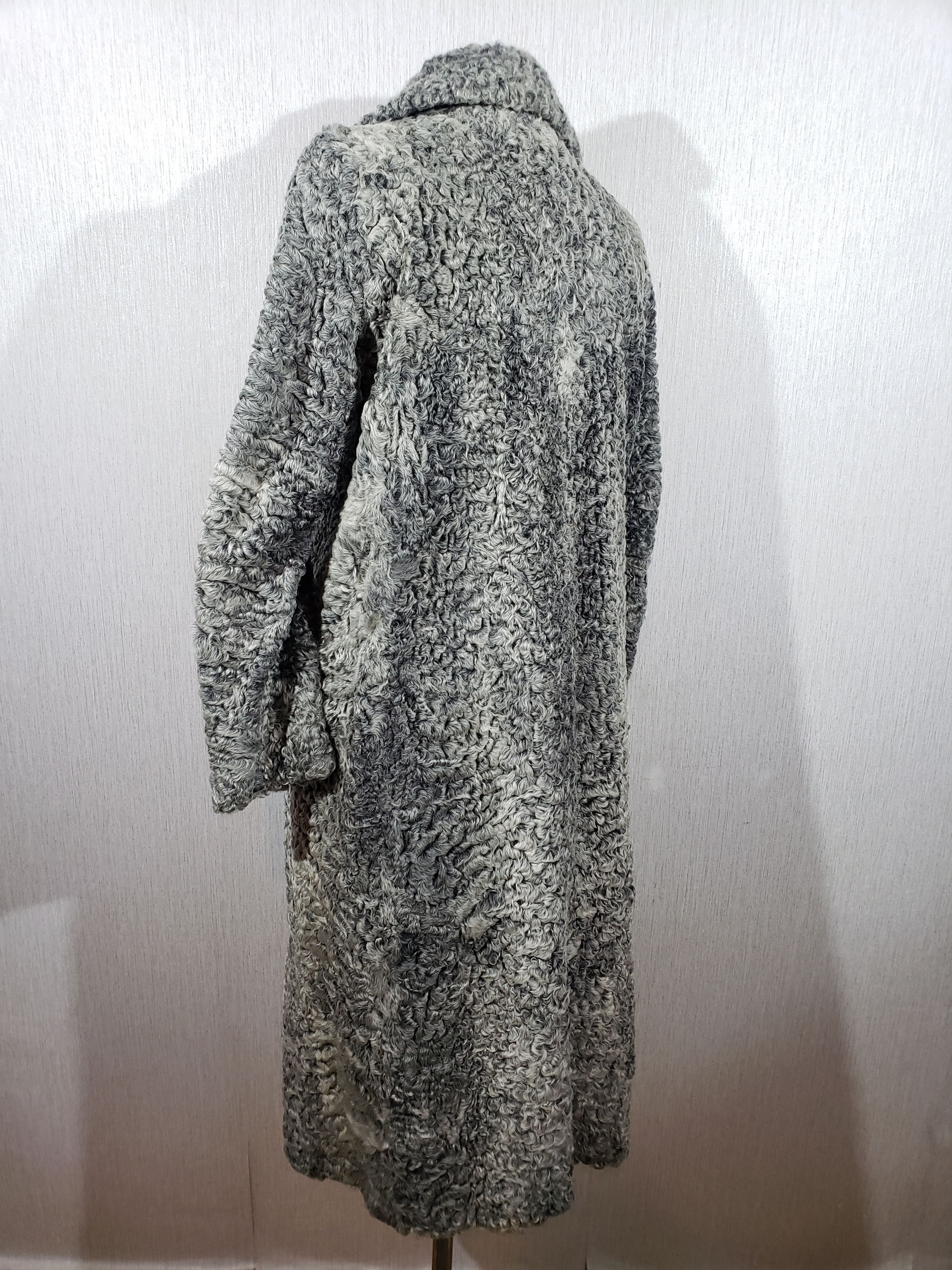Other Wonderful women's fur coat made of sheep fur. Size XL / US 12-14 / IT 48-50 - 5 Thumbnail