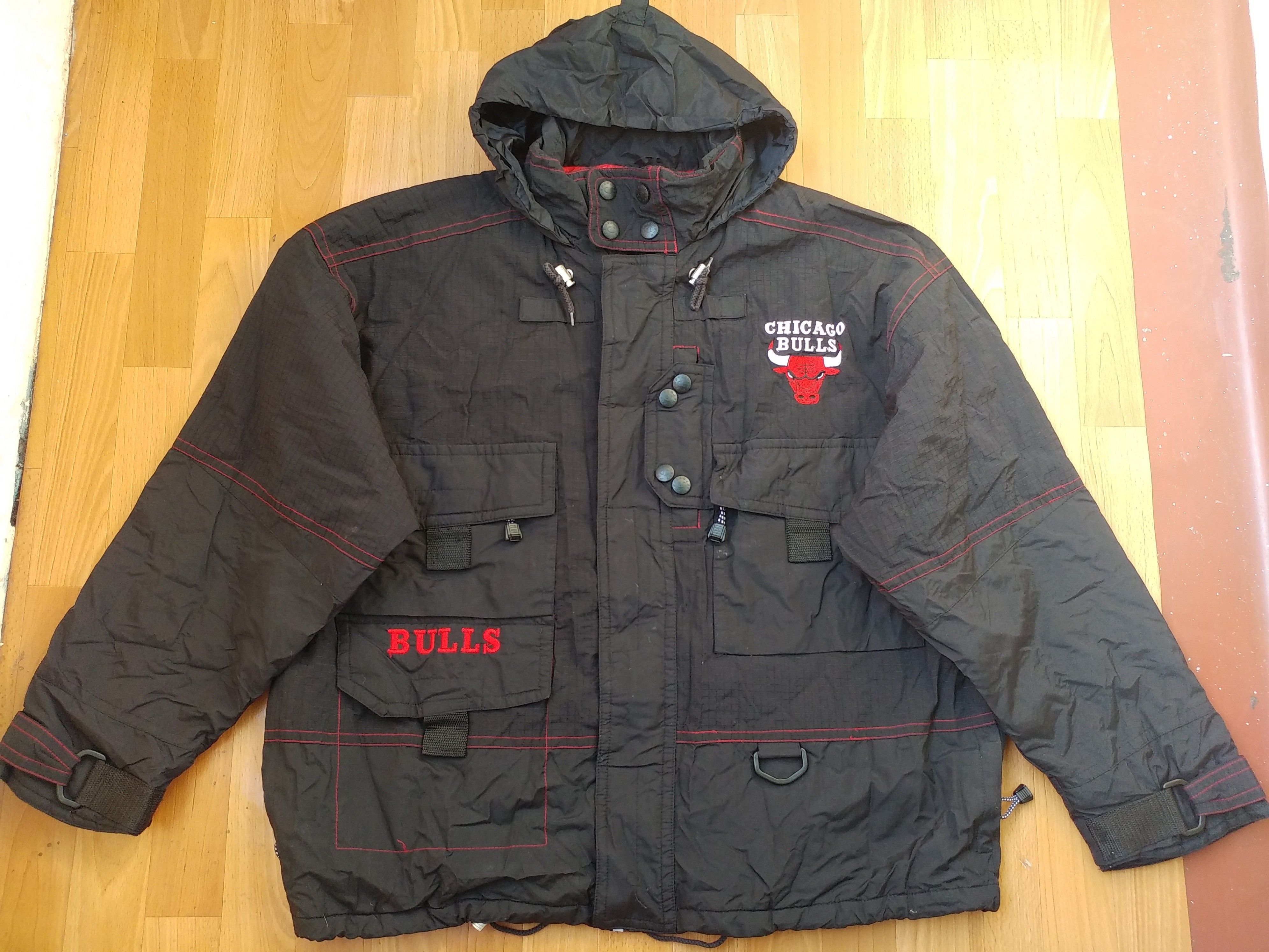Champion NBA Chicago Bulls jacket, Champion basketball vintage 90s XL Size US XL / EU 56 / 4 - 2 Thumbnail