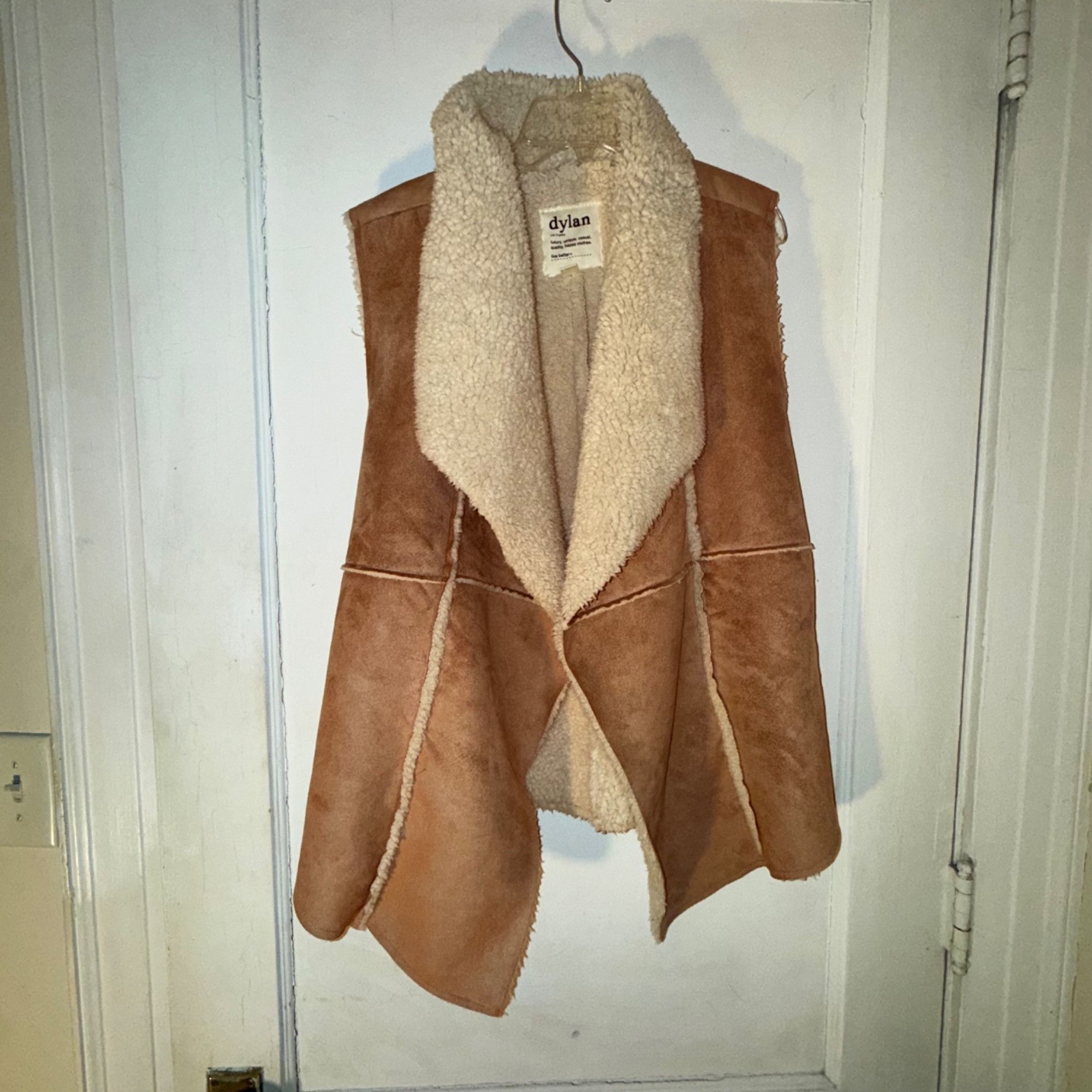 dylan Dylan Los Angeles Womens Faux Shearling Vest Small Tan & Cre Size S / US 4 / IT 40 - 1 Thumbnail
