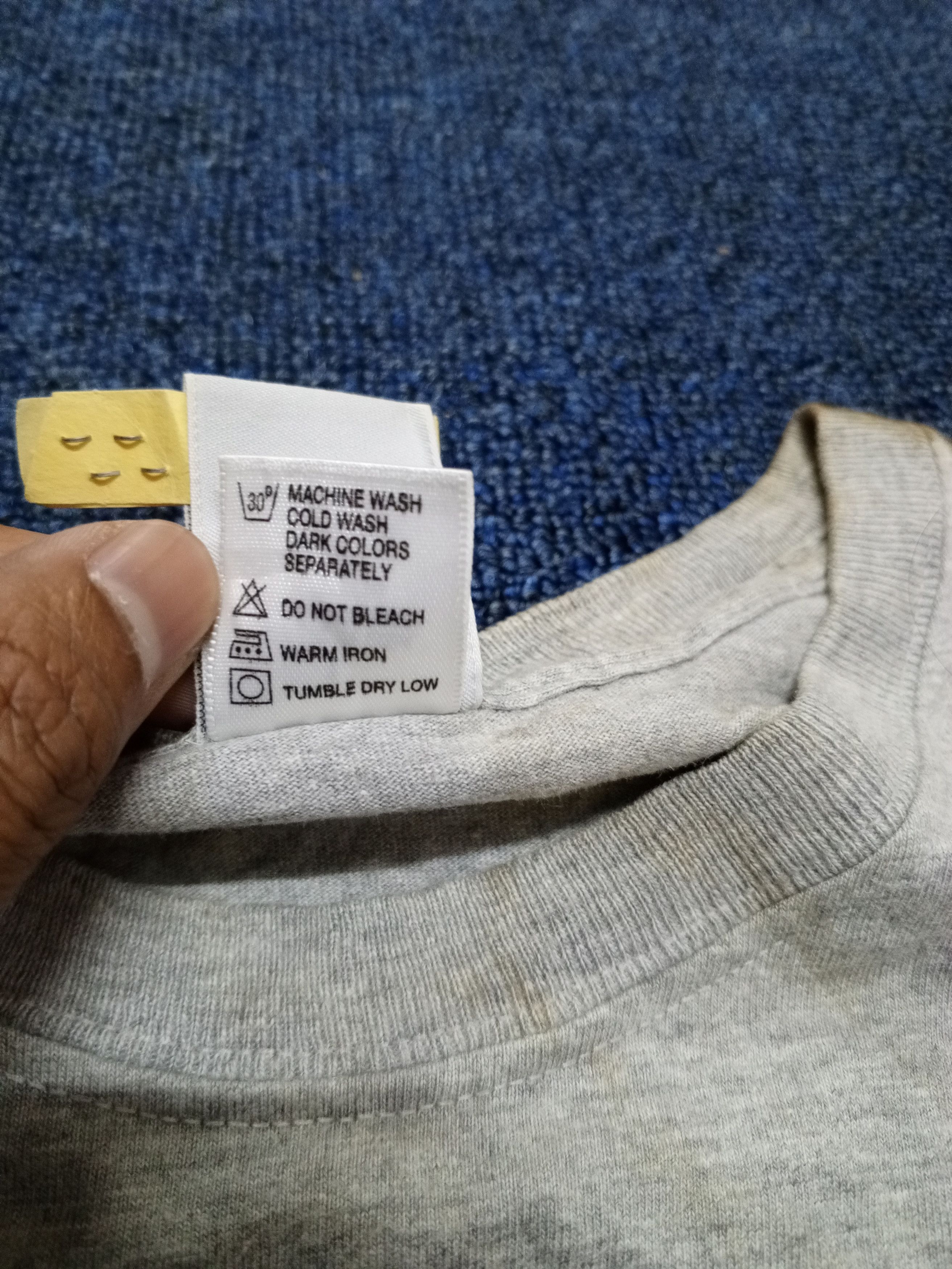 Armani Exchange × Designer × Vintage ARMANI EXCHANGE 90S TSHIRT Size US L / EU 52-54 / 3 - 7 Thumbnail
