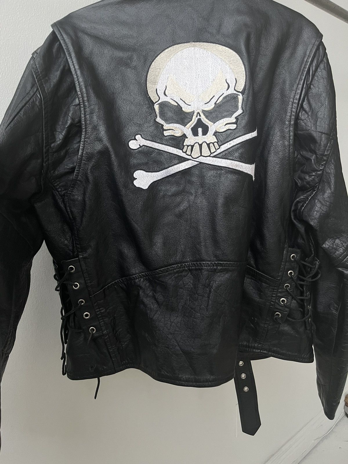 Vintage VINTAGE LEATHER BIKER JACKET SKULLS Size US L / EU 52-54 / 3 - 8 Thumbnail