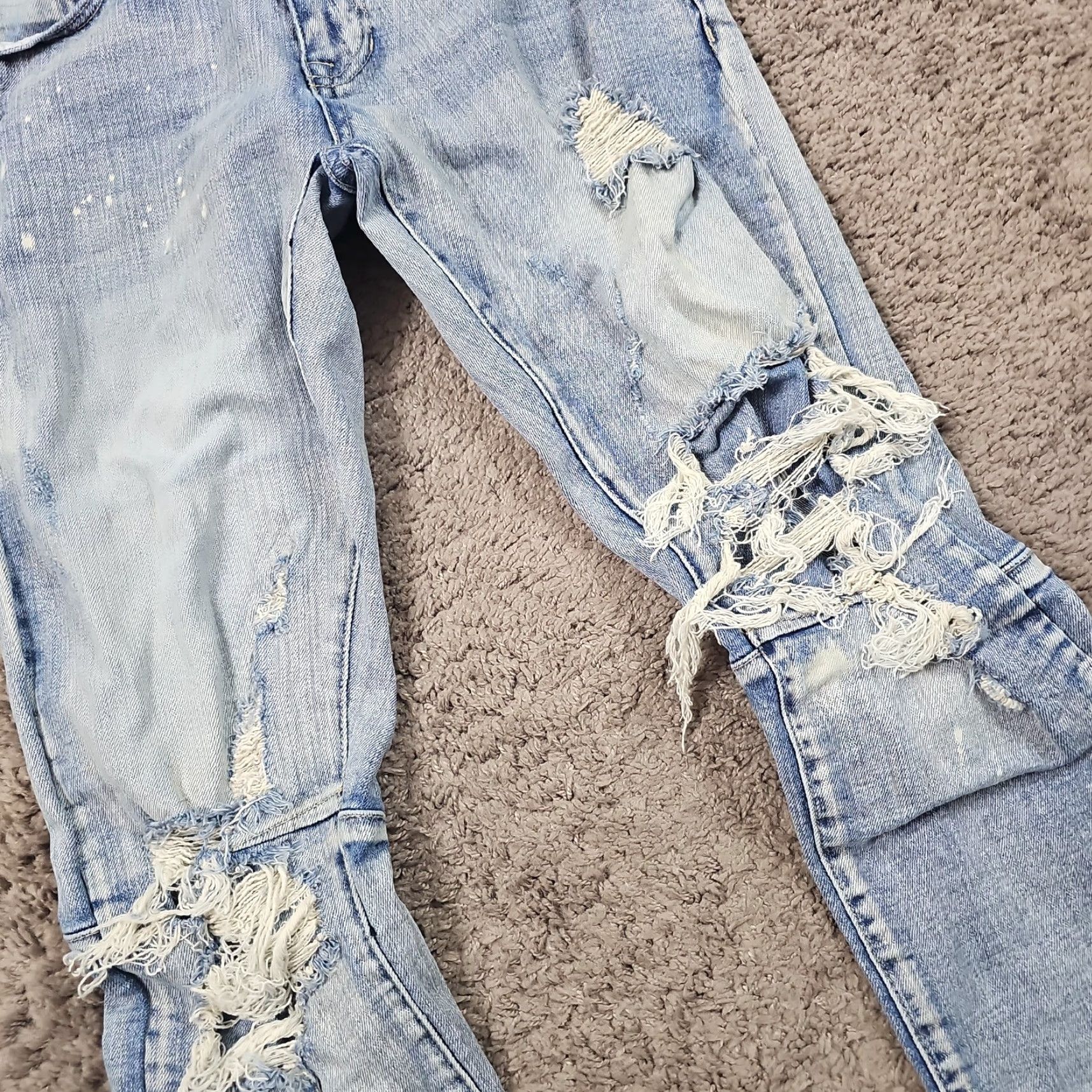 Denime Smoke Rise Jeans Mens 34 Skinny Distressed Paint Splatter Stretch Denim 31x31 Jeans Mens Skinny Distressed Blue 90s? No vintage. Size US 34 / EU 50 - 2 Thumbnail