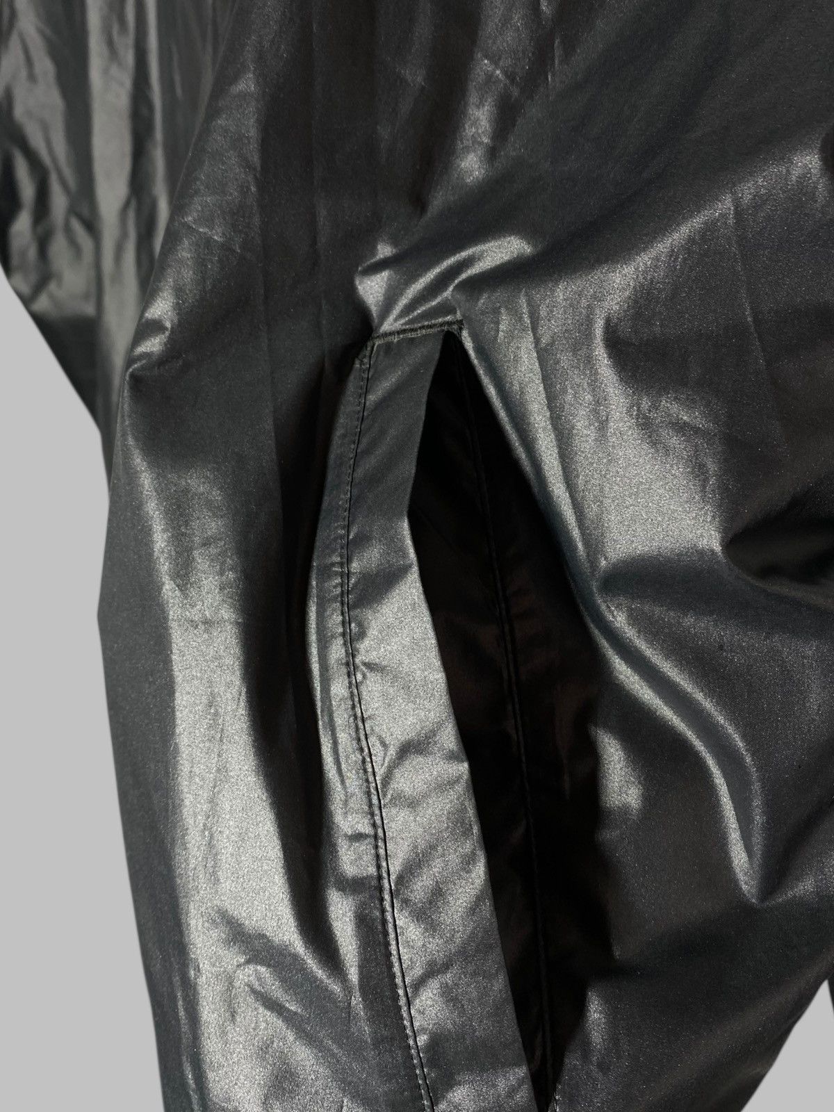 Nike 🔥 NIKE BLACK NYLON WINDBREAKER BOMBER Y2K TECH RUNNER VIBES Size US XL / EU 56 / 4 - 9 Thumbnail
