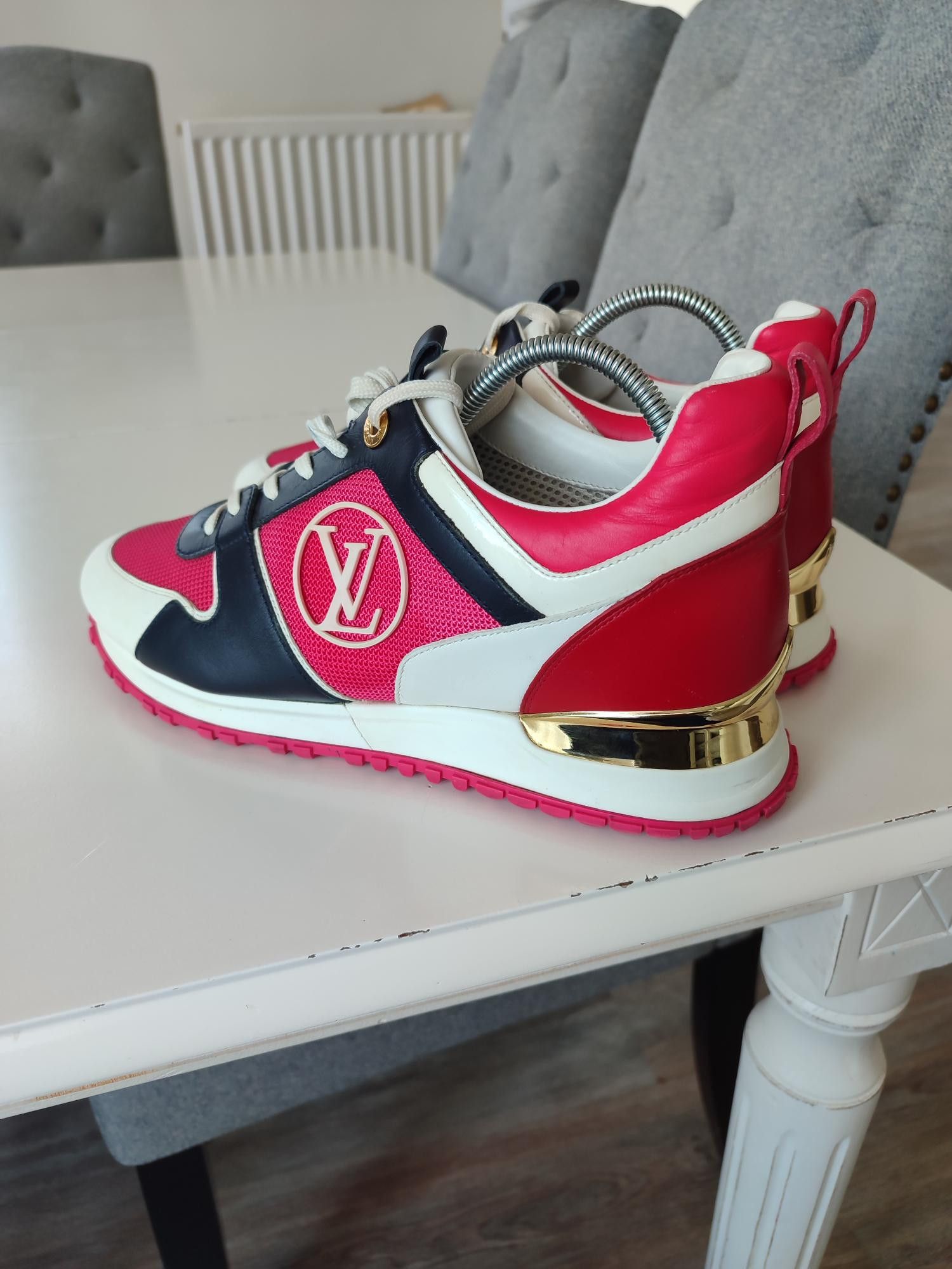 Louis Vuitton BASKETS LOUIS VUITTON RUN AWAY Size US 8 / IT 38 - 9 Thumbnail